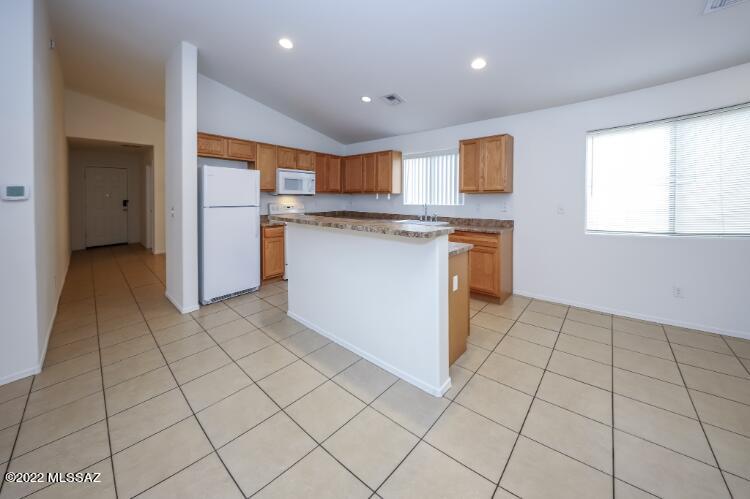 Desert Point Estates (1-76) - Residential Lease