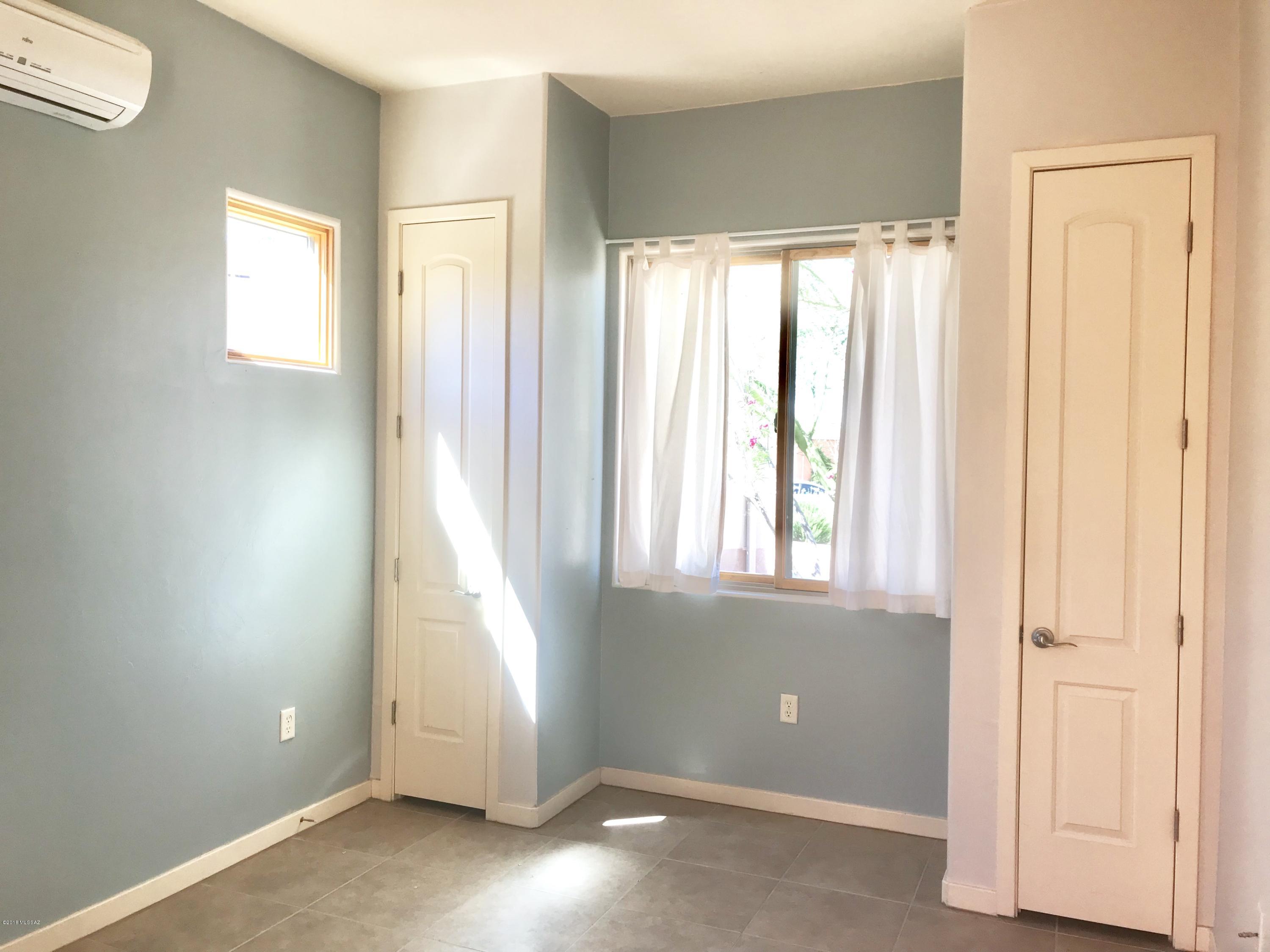 Barrio Trails Head - Residential