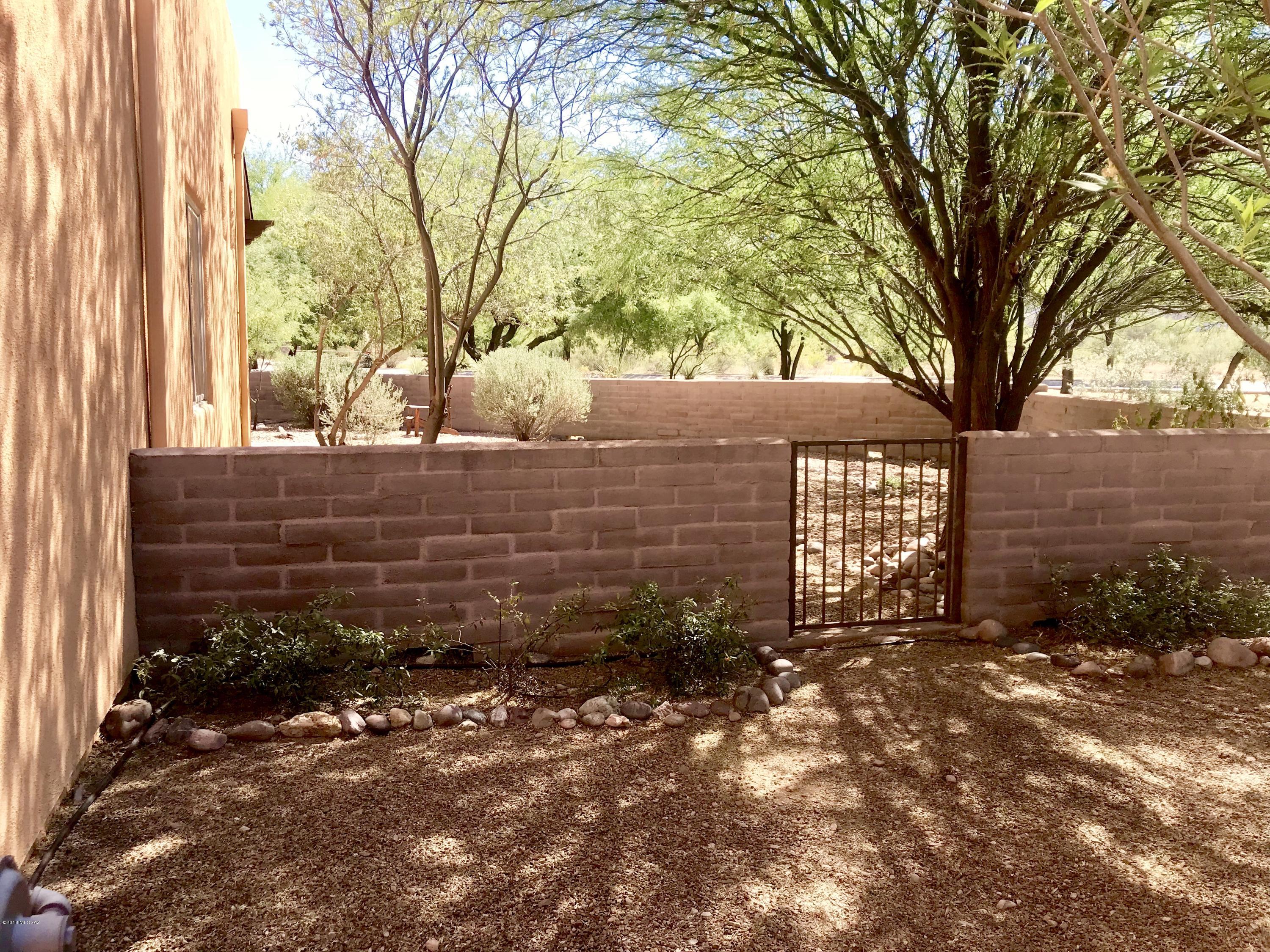 Barrio Trails Head - Residential