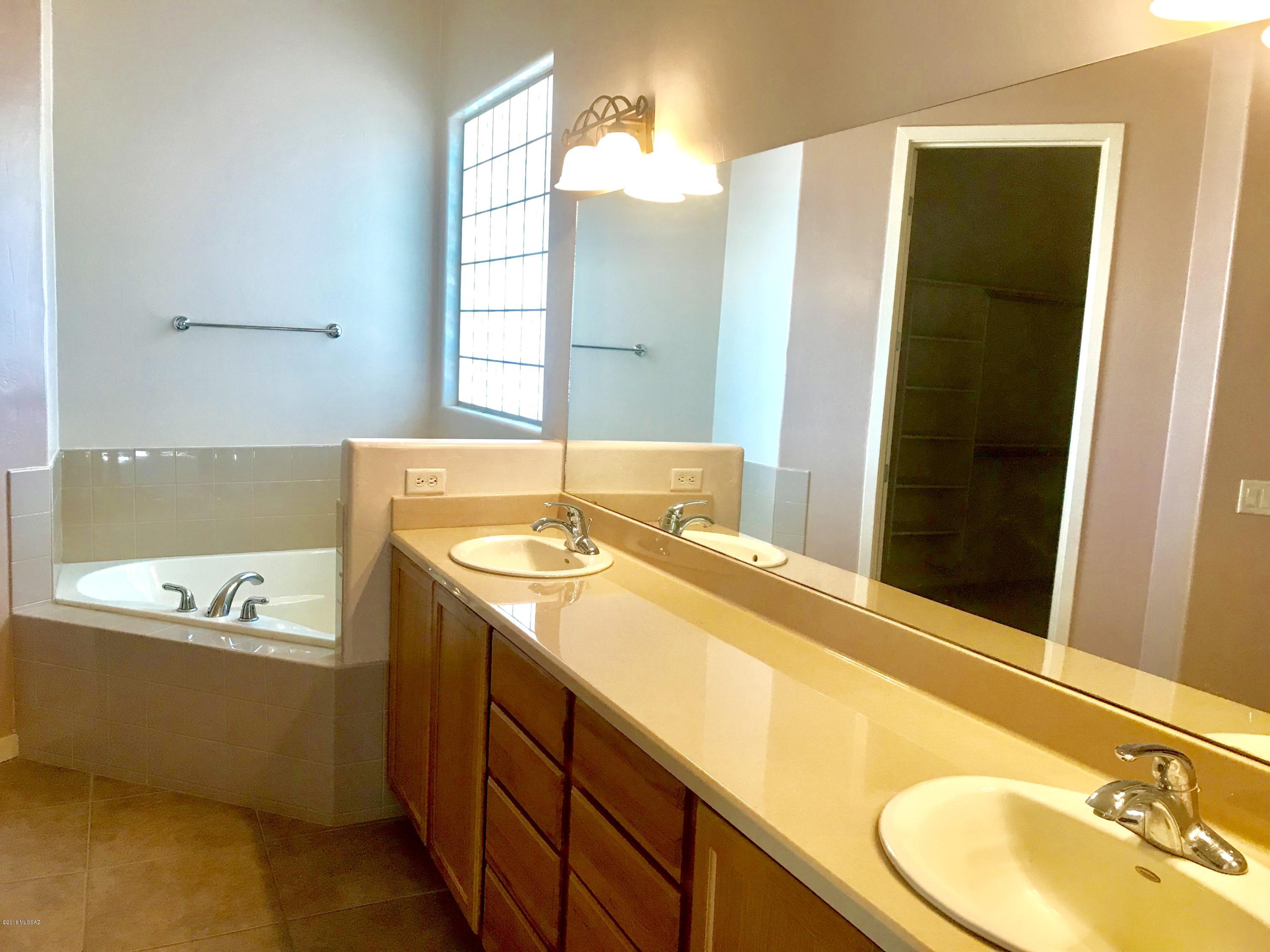 Barrio Trails Head - Residential