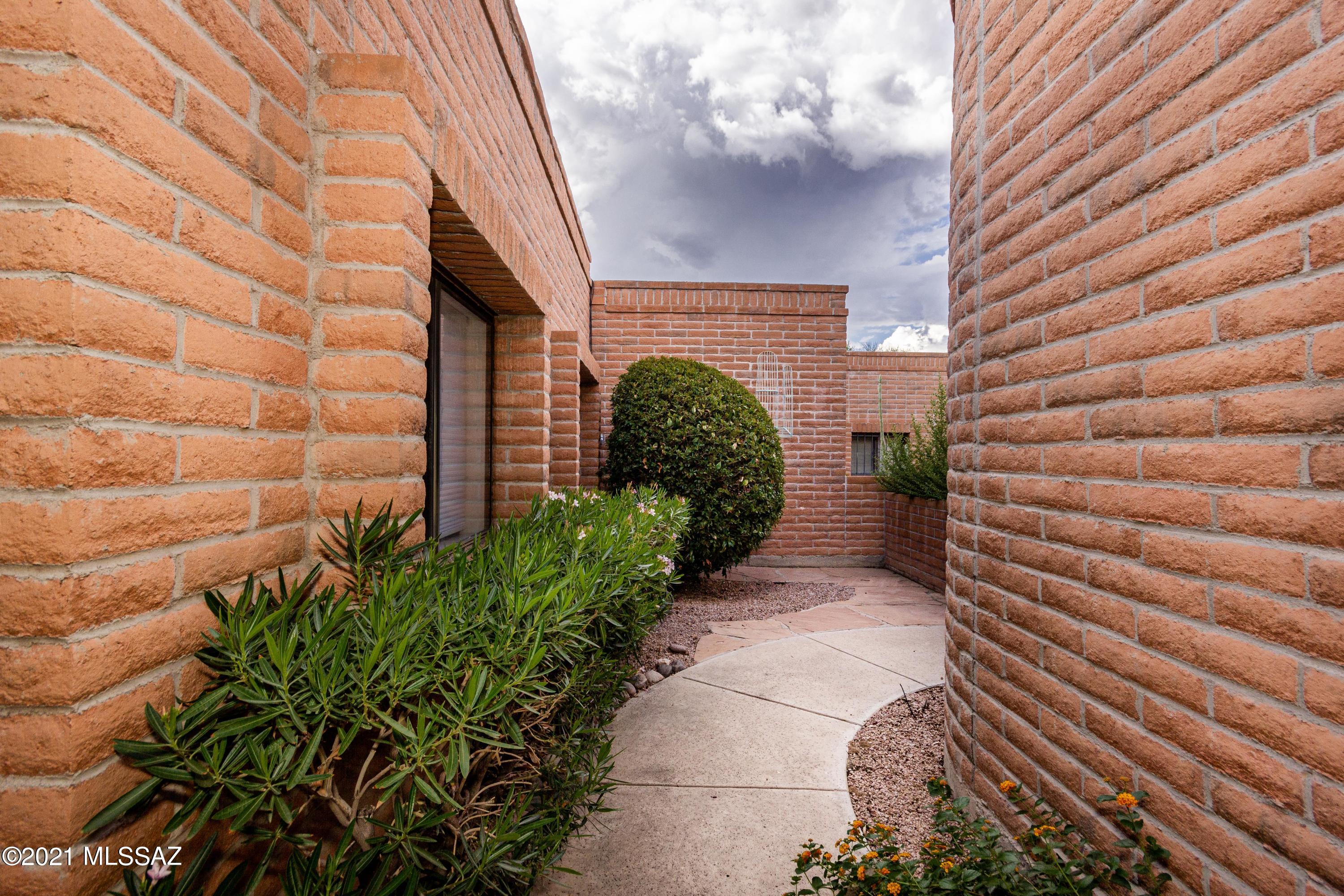 La Cholla Hills(354-439) - Residential