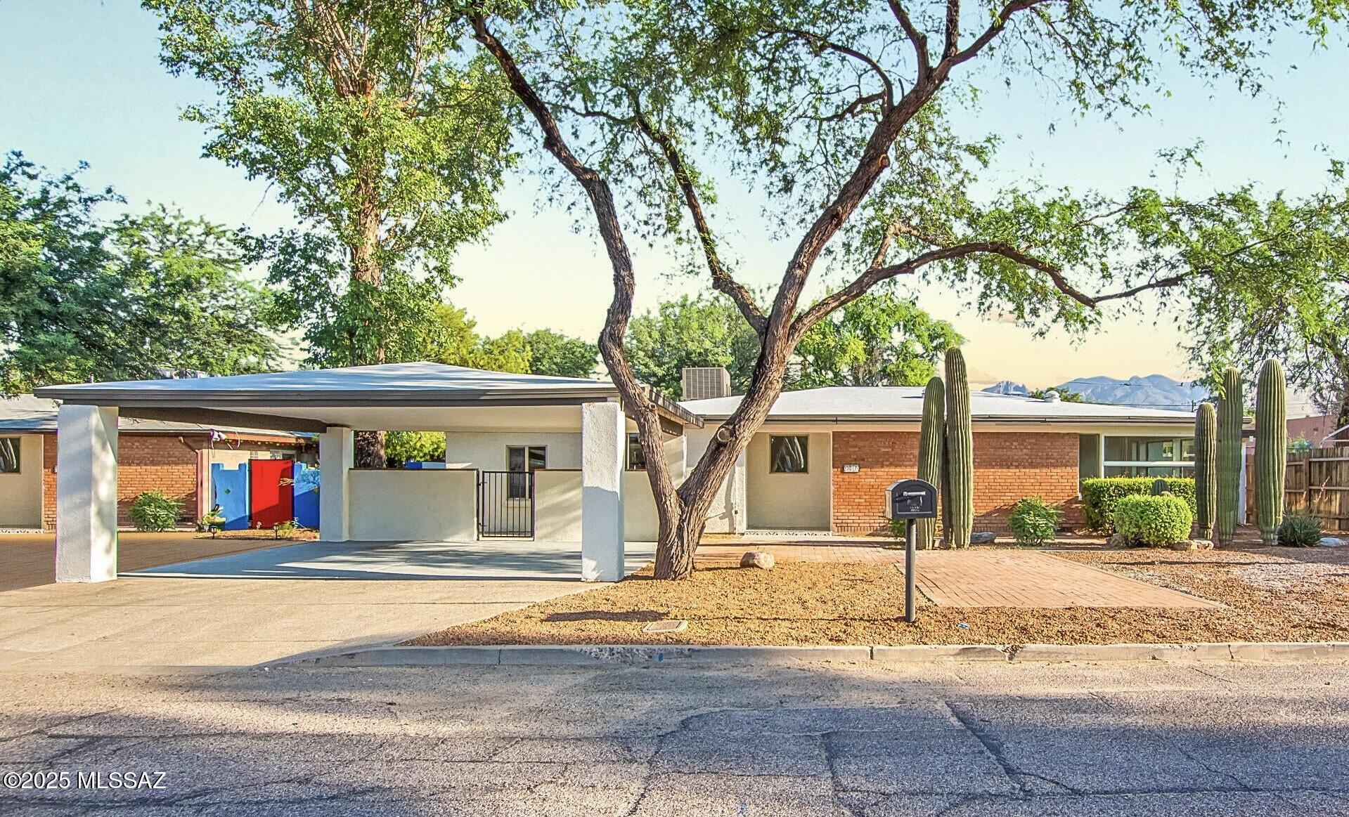 Loretta Heights - Residential