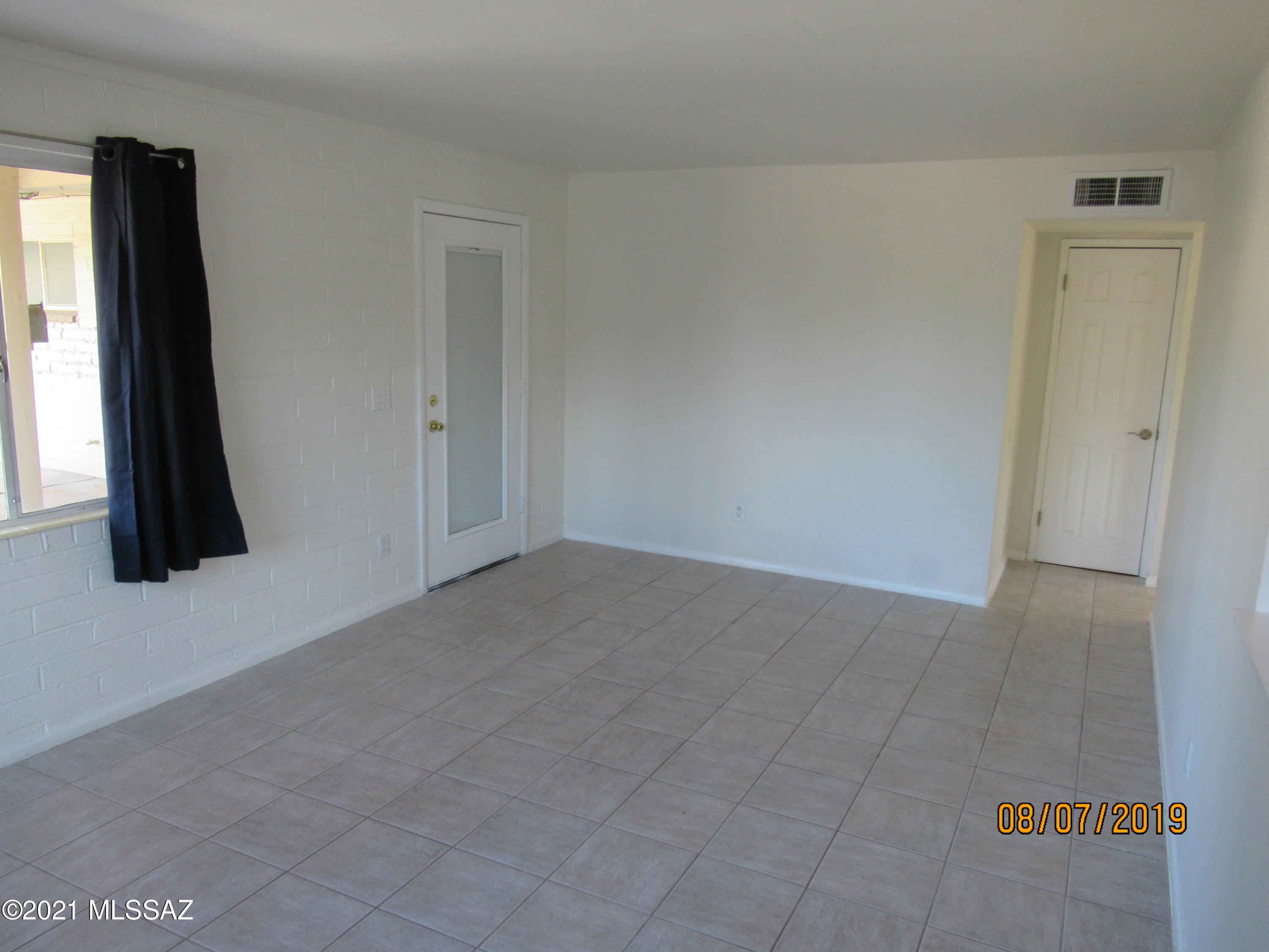 El Montevideo Estates - Residential Lease