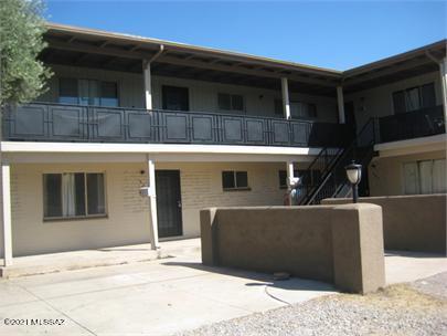 Downstairs 2 bedroom, 2 bathroom unit centrally located. This unit features all tile
throughout. Kitchen appliances include refrigerator, stove/oven, microwave, and
dishwasher. Light and open feel. Community laundry room. 1-car carport. Call our office
to schedule a showing at 520-850-5877. This property will be ready for move-in April 9th.
