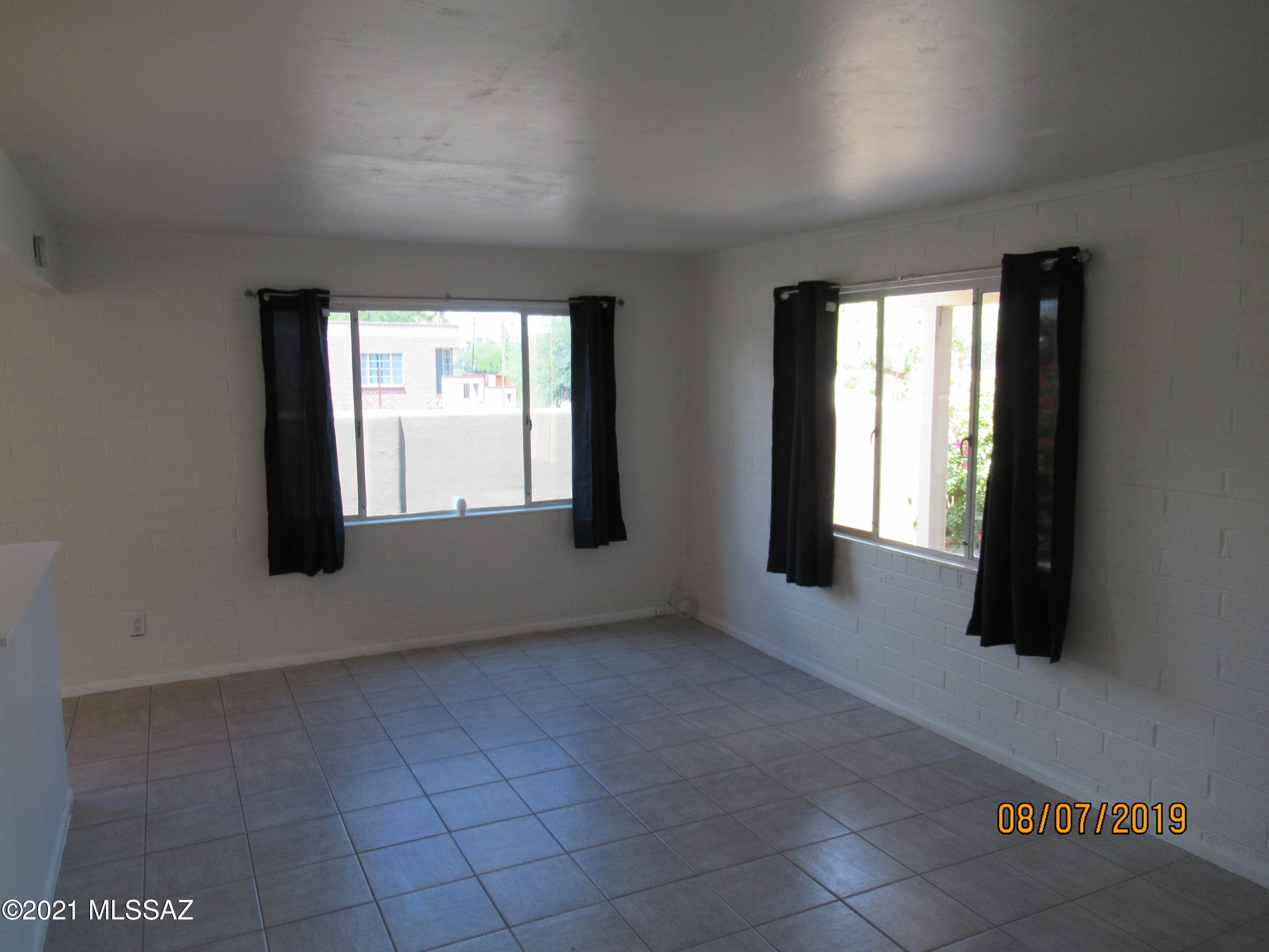 El Montevideo Estates - Residential Lease