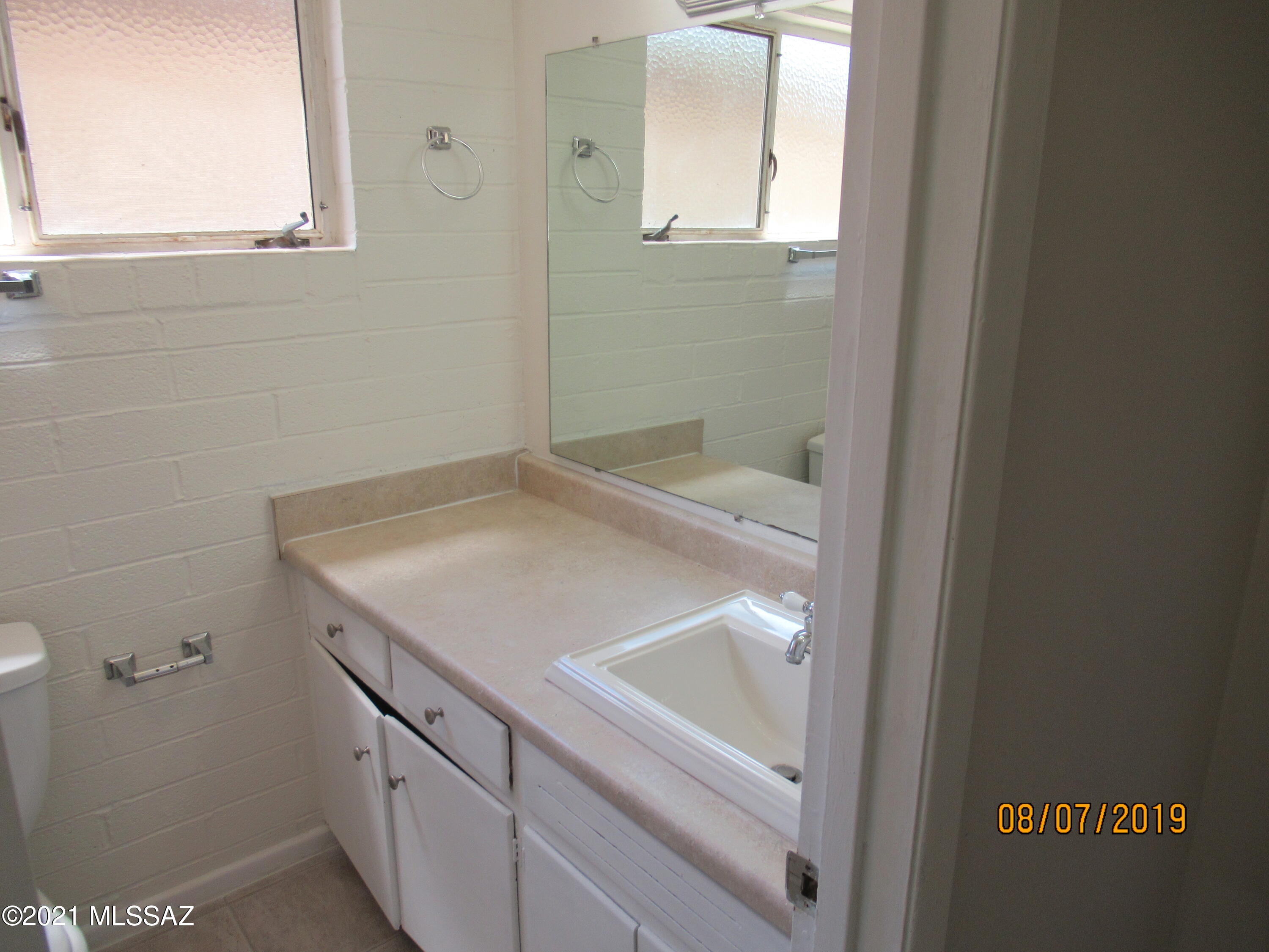 El Montevideo Estates - Residential Lease