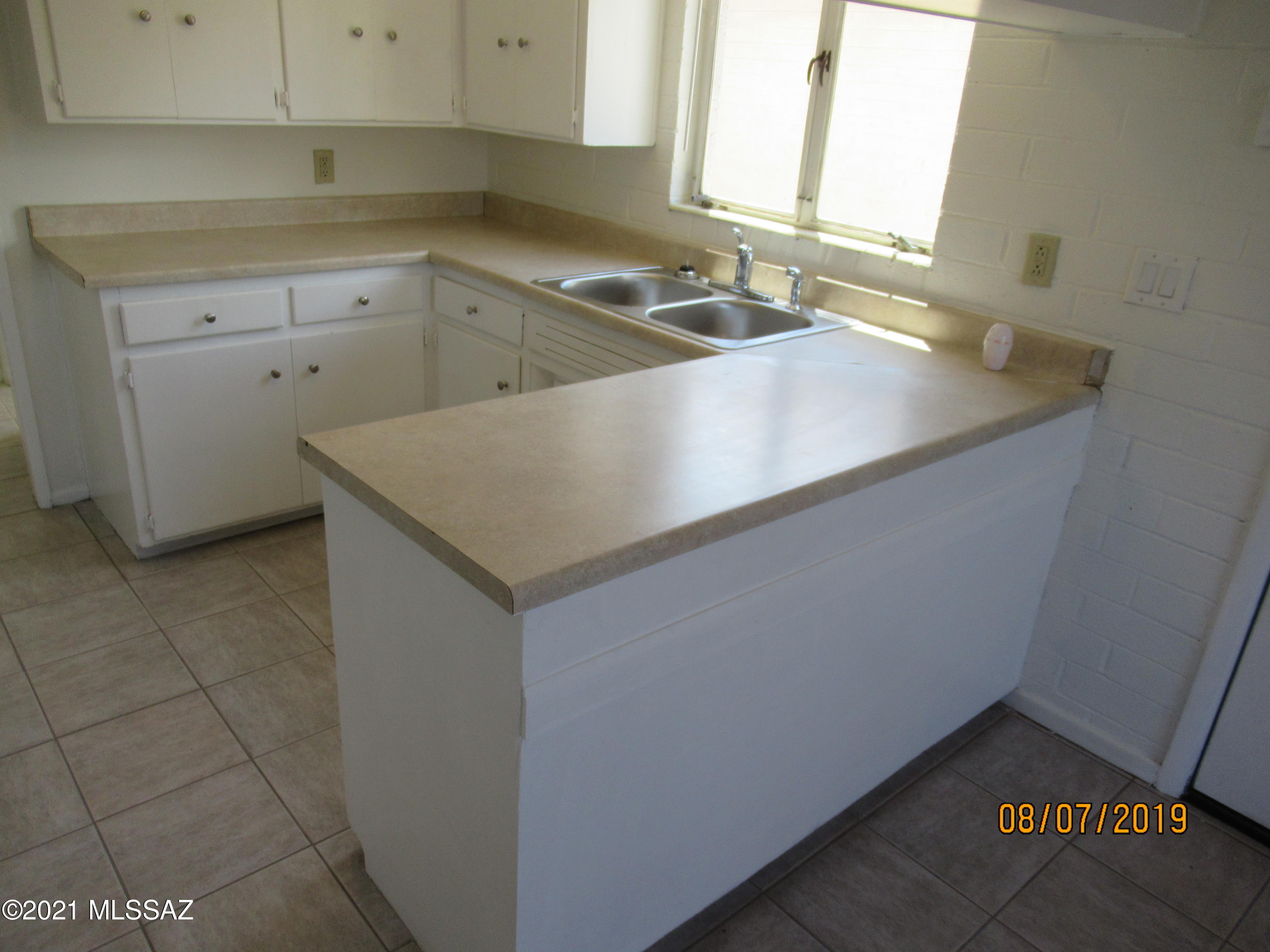 El Montevideo Estates - Residential Lease
