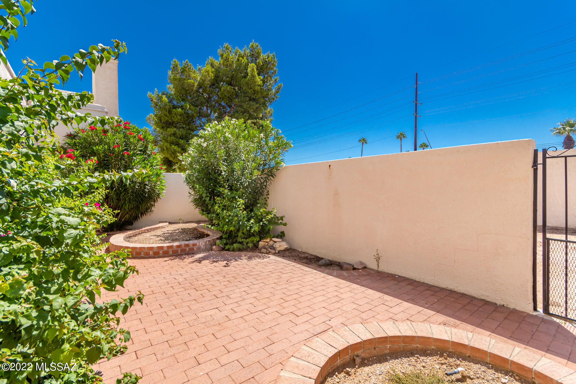 El Dorado Townhomes - Residential