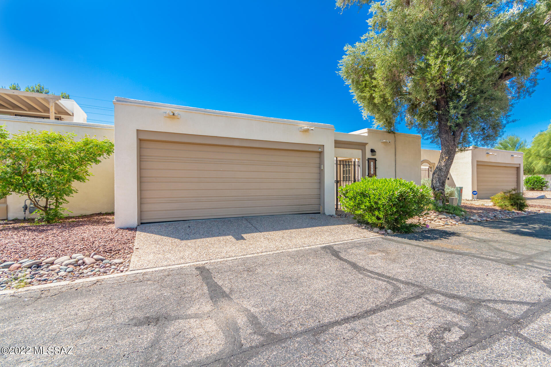 El Dorado Townhomes - Residential