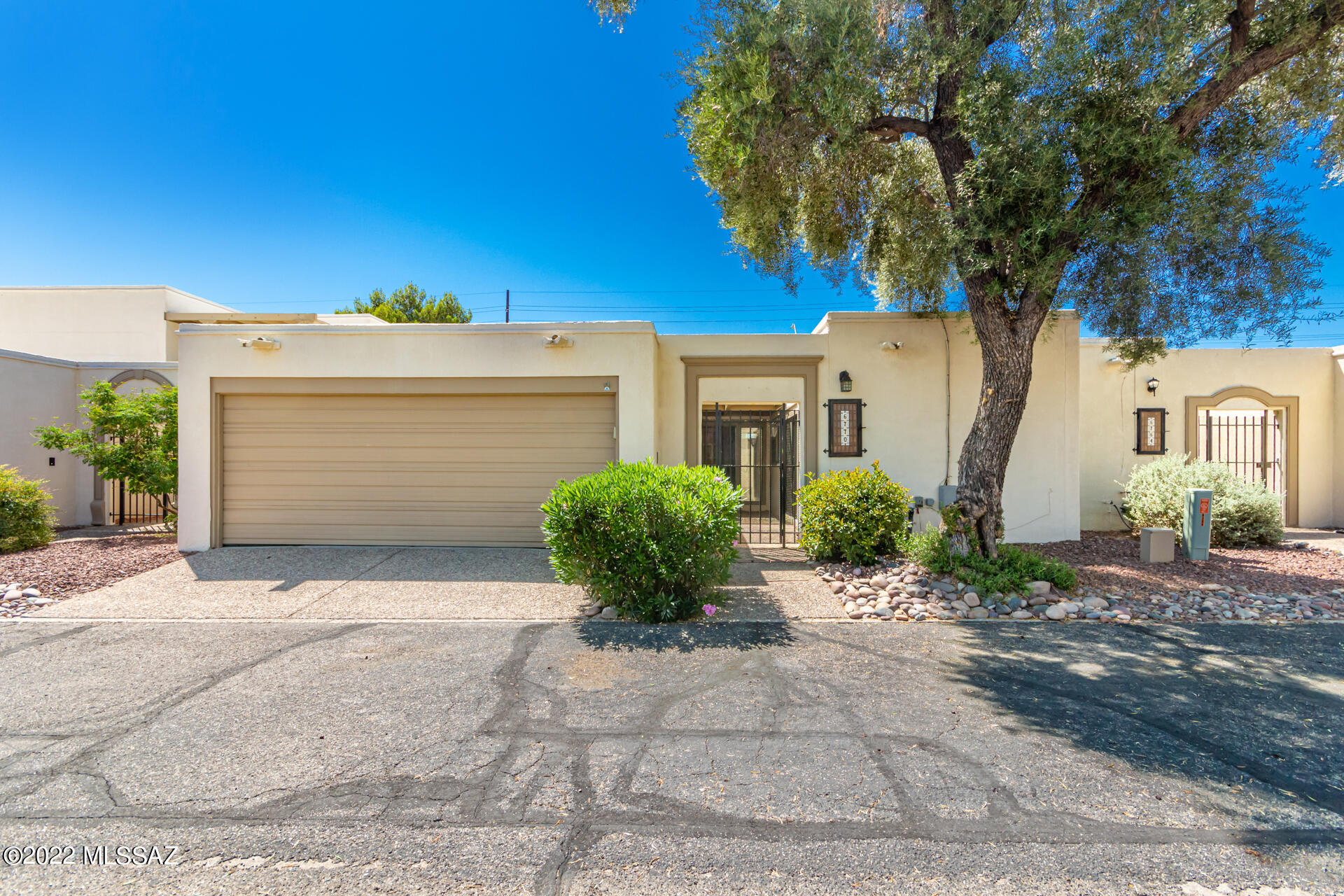 El Dorado Townhomes - Residential