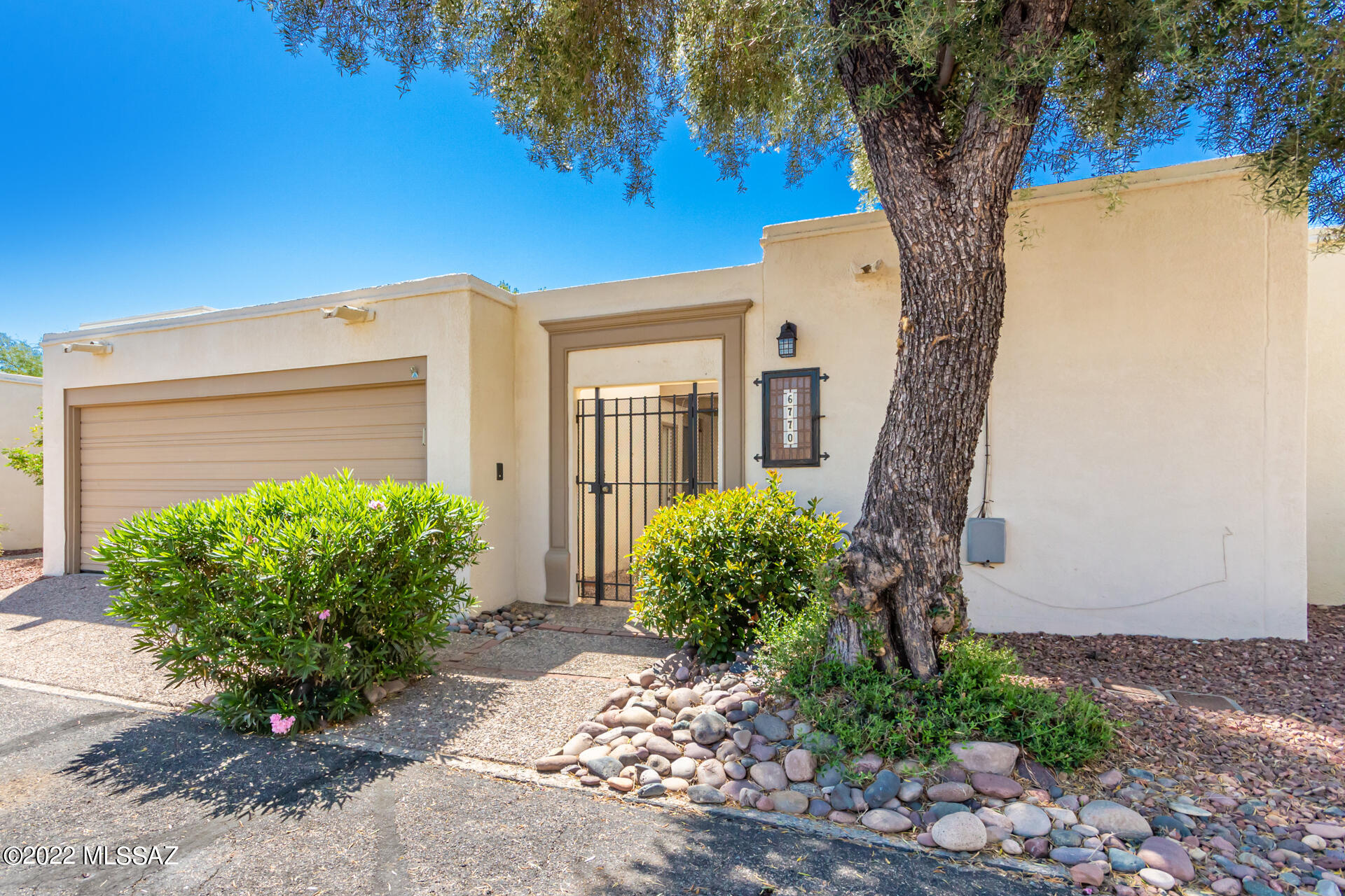 El Dorado Townhomes - Residential