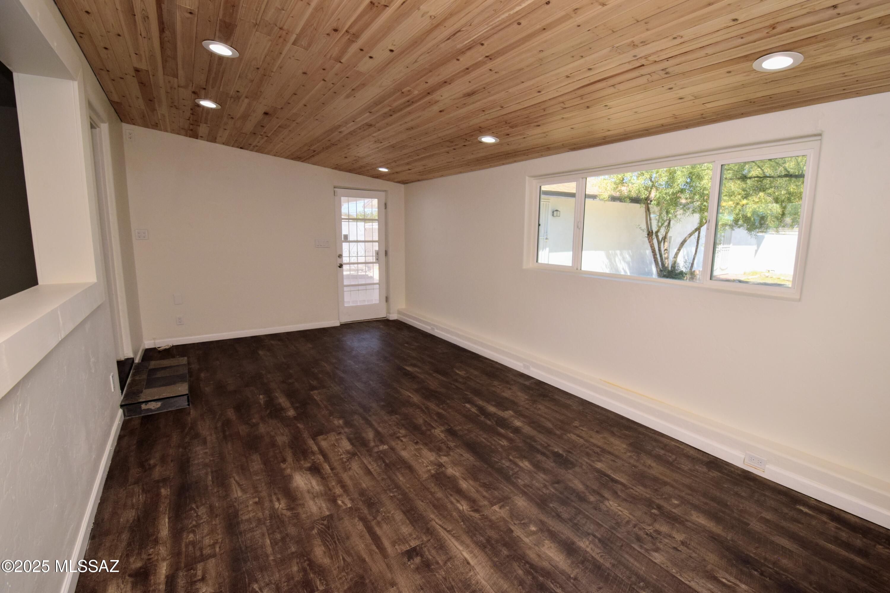 Frontier Village Amended - Residential Lease