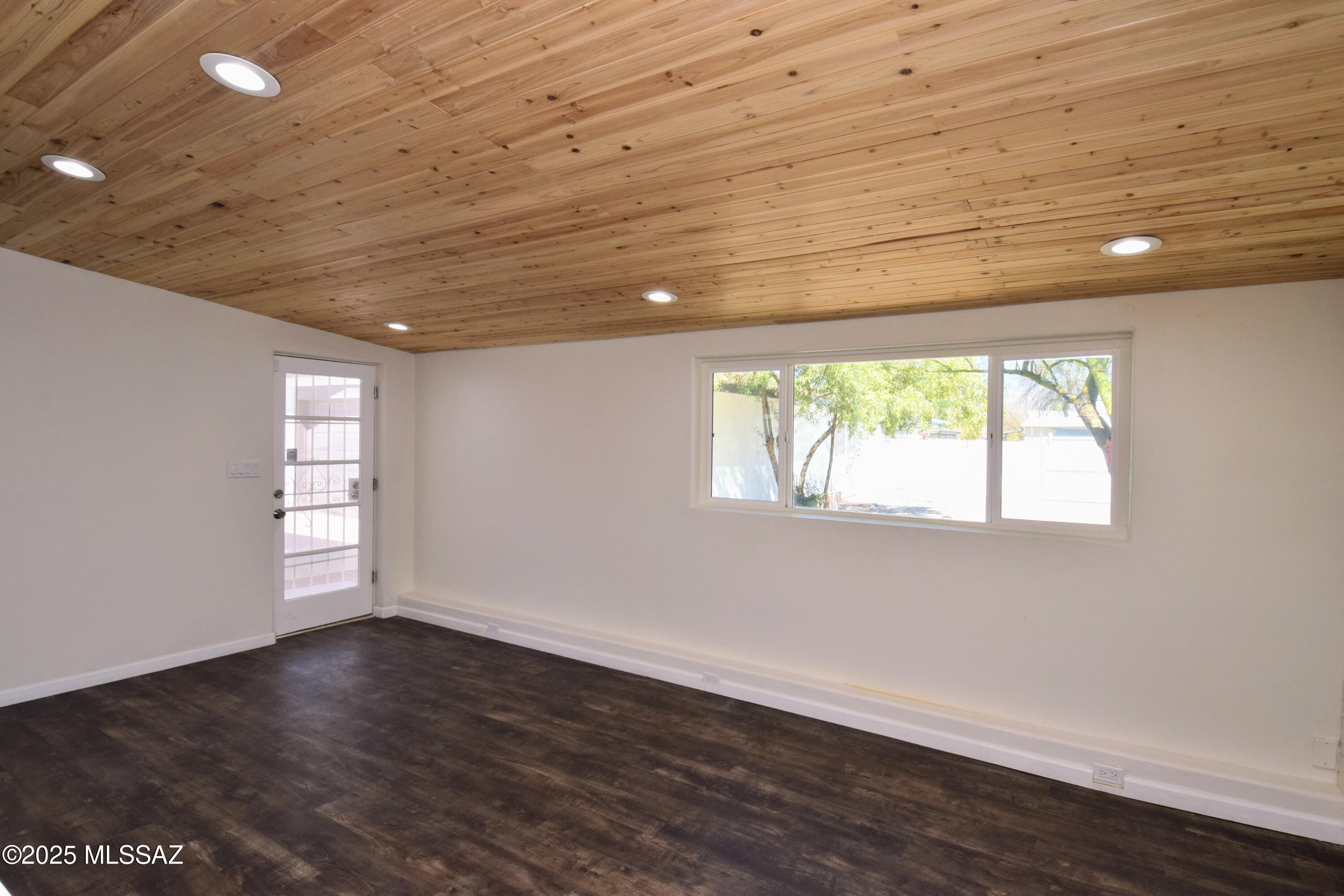Frontier Village Amended - Residential Lease