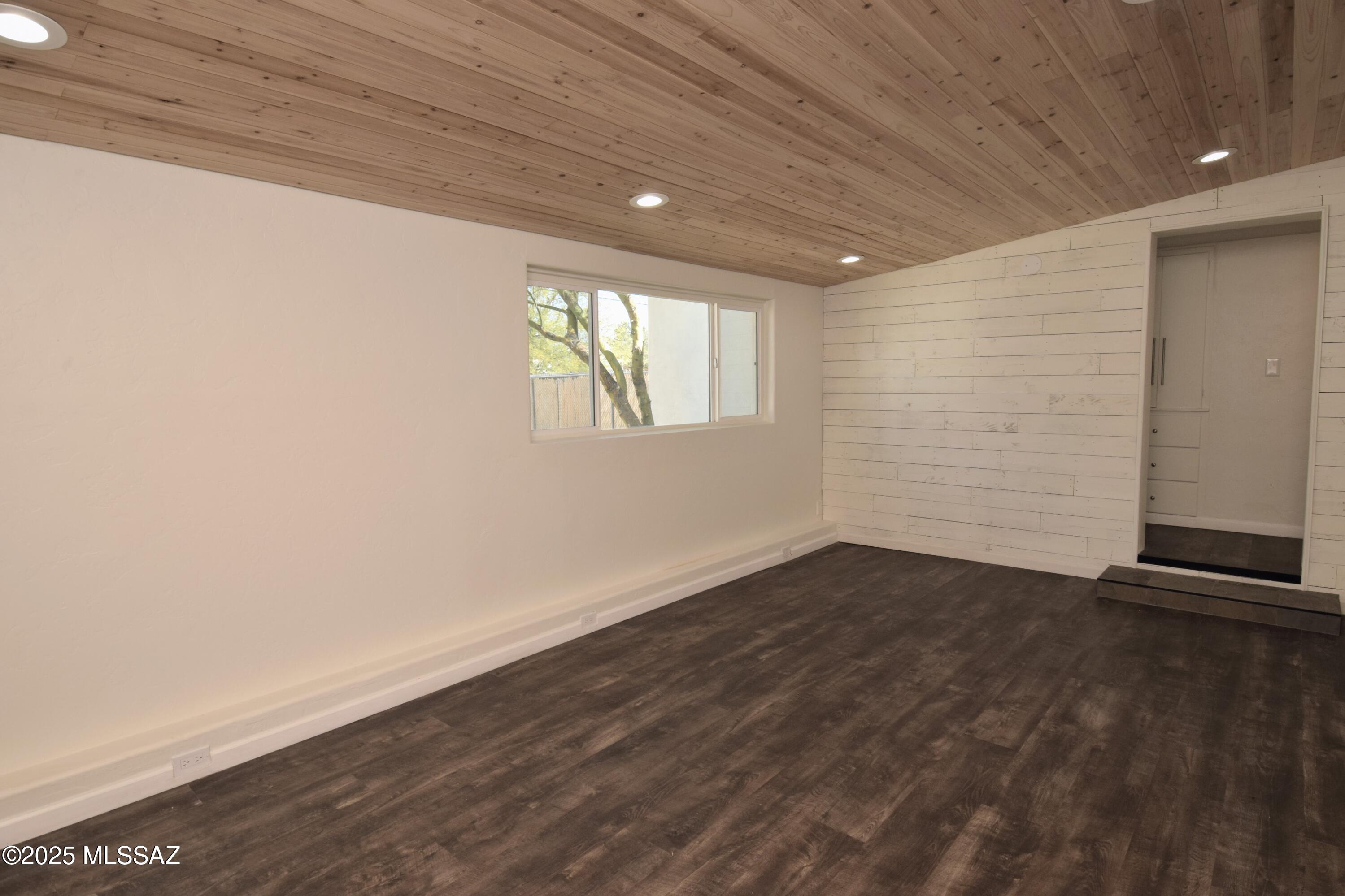 Frontier Village Amended - Residential Lease