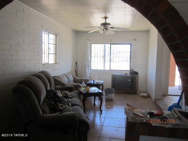 Mission Manor - Residential