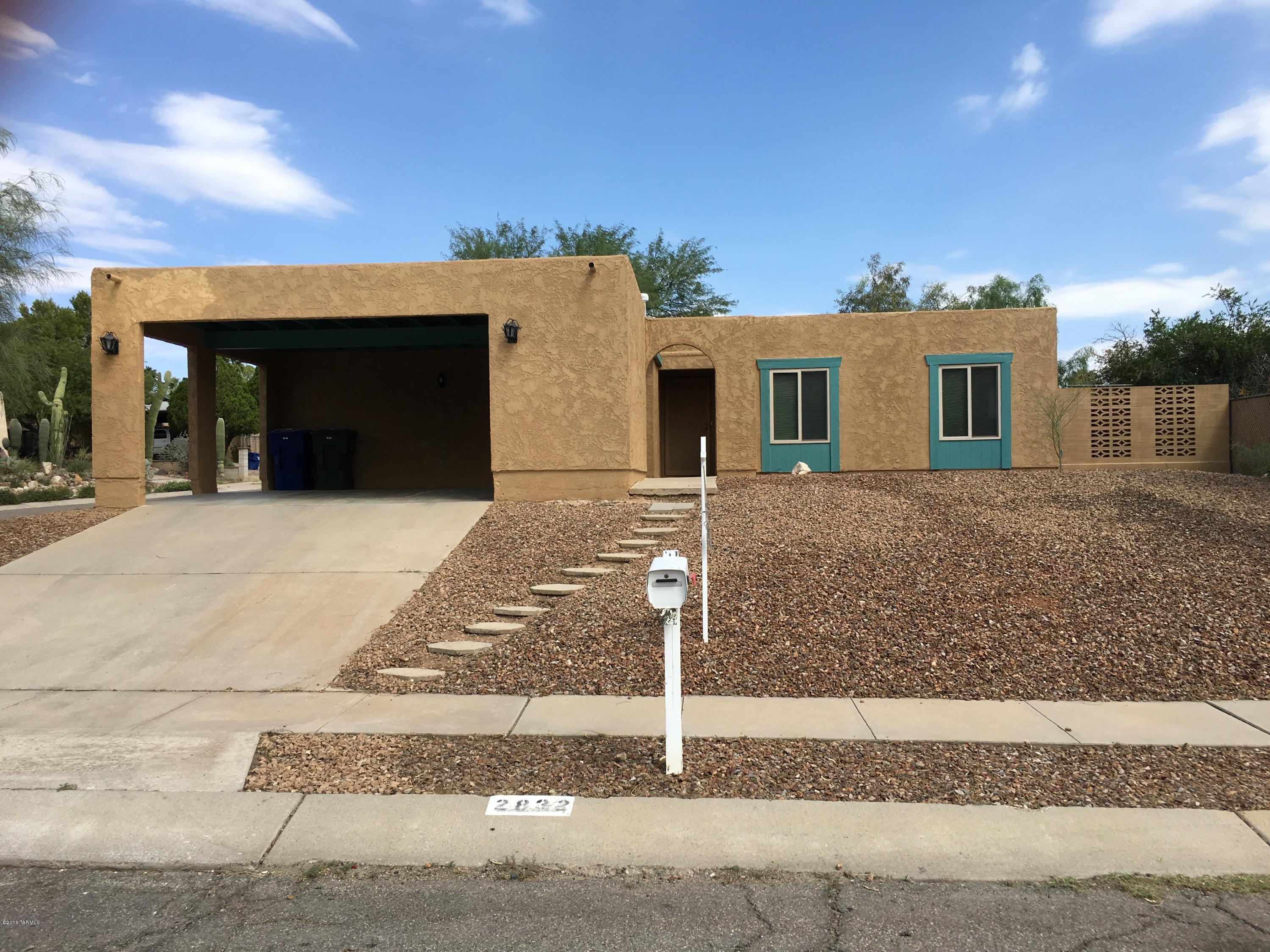 This is a MUST SEE!  Great 4 bedroom/2 bath on large corner lot, in quiet west side neighborhood.  Freshly painted outside, new kitchen countertops and lighting.   Large living room, separate family room with fireplace, huge rear yard with nice mtn views & lg covered porch.  Close to downtown, I-10, bus lines & Starr Pass Resort.  NO HOA!    AGENTS-look under documents for SPDS, CLUE, homework, sewer connection data, tax info, etc.

Two escrows have DFT'd due to buyer IRS liens & contingency falling through.   Please bring QUALIFIED buyer and we can make this fly.  Two home inspections have been done with no major repairs required.  Appraised for $162,000!