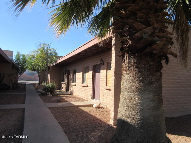 Tremendous opportunity awaits one lucky buyer. These are four 2 bedroom / 1 bathroom units.  Live in one unit and rent out the rest. This is a great central location. Close to everything
and near major bus lines. All units have a washer hook up. Tenants pay their own utilities, except for water and trash pick up. If you have
been thinking you want to invest, this is what you have been waiting for.  Run, don't walk.  Do not let this one get away.