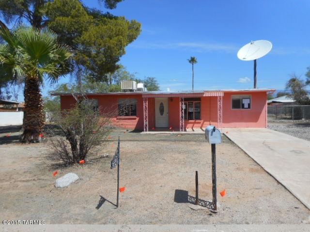 PRICE REDUCED!! Don't Lose the Opportunity to Save Thousands on this HUD home! Charming 4bd/1ba has nice size living room, bright dining area,Functional kitchen w/plenty of cabinets & counter space. Large back yard has mature shade trees and covered patio. Buyers will be financially responsible for dewinterization/ rewinterization fees & for utility turn-on for inspections. Square Footage, # of Bedrooms/Baths & Property Address are per FHA Appraiser. BLB Resources makes no warranty as to prop conditn.  Buyers to verify all Info.  Property is NOT located in a FEMA Special Flood Hazard Area but is listed as a moderate to low flood risk.HUD Home Sold ‘AS IS’ by elec bid only. Avail 10-2-15. Bids due Daily by 11:59 PM CST then till sold. FHA Case #022-223975.Insured w Escrow Rpr.FHA 203K e