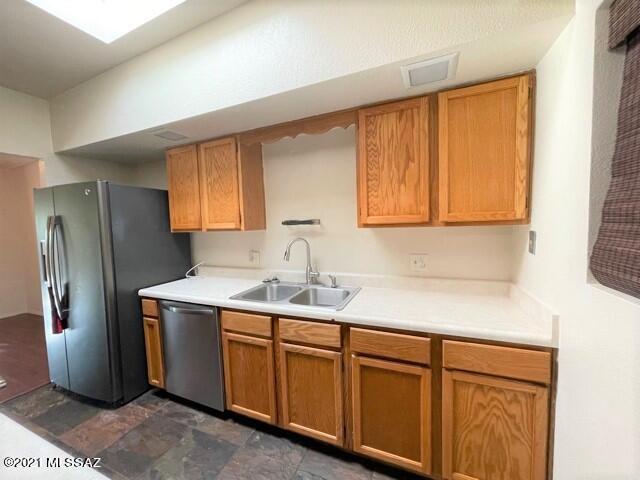 Las Lomitas (1) - Residential Lease