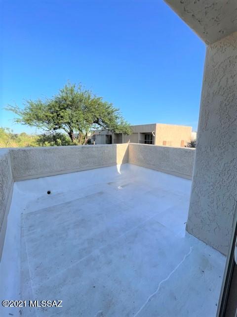 Las Lomitas (1) - Residential Lease