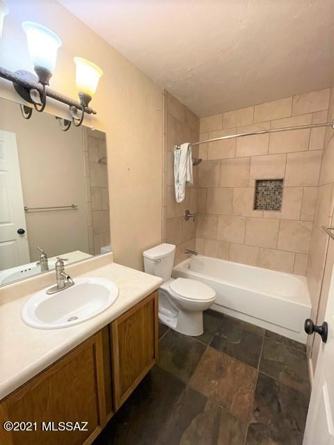 Las Lomitas (1) - Residential Lease