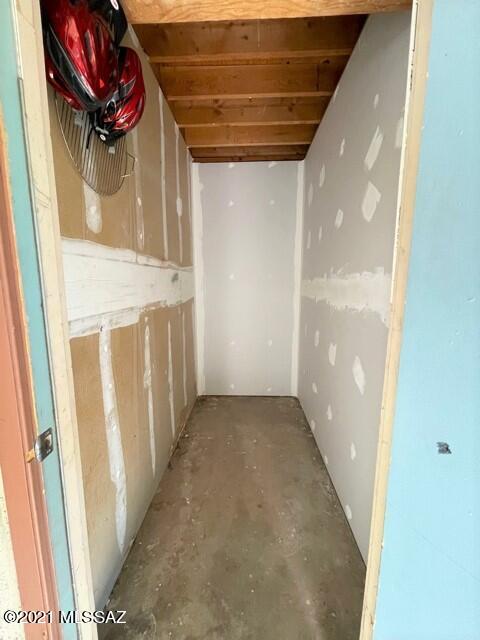 Las Lomitas (1) - Residential Lease