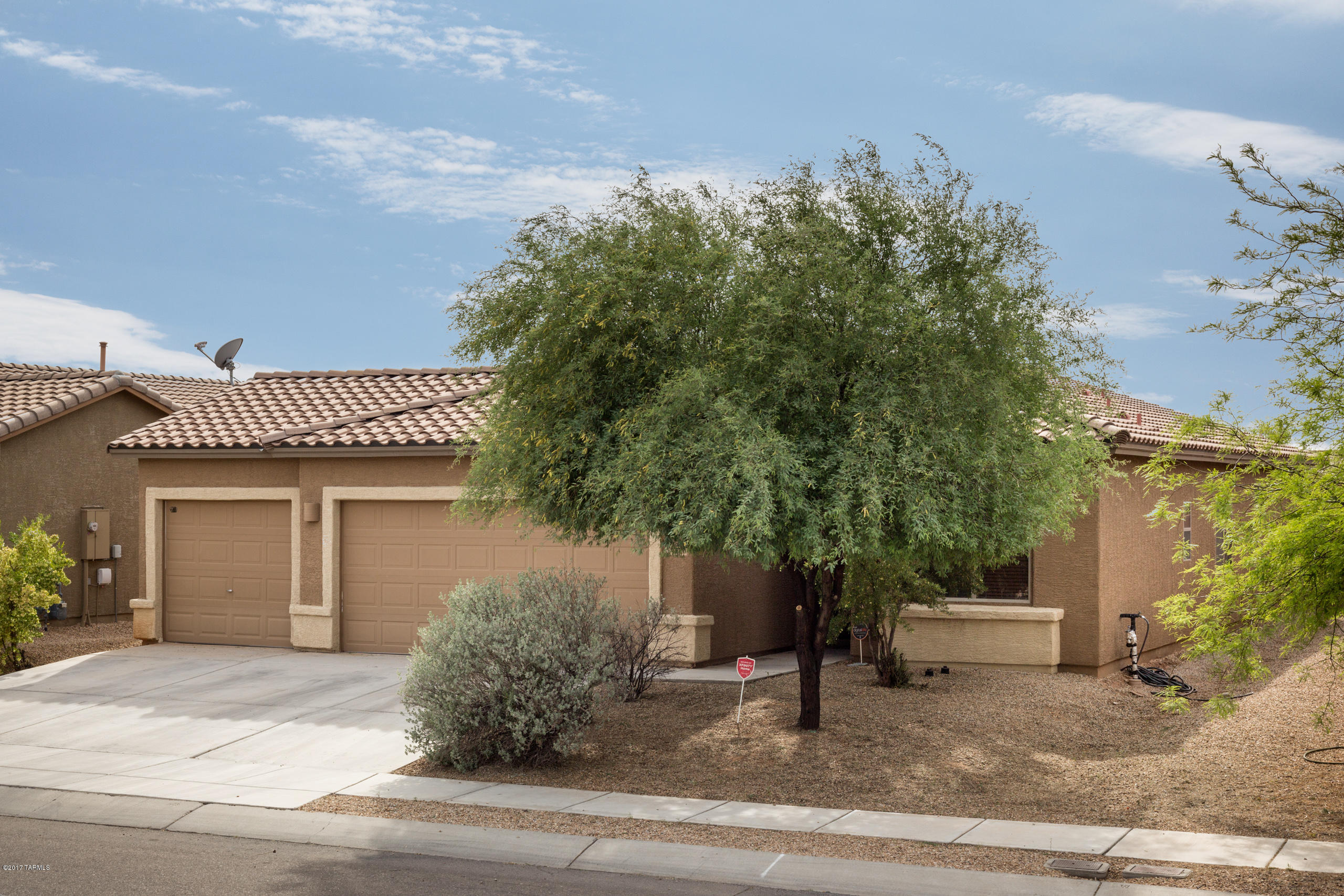 NEW CARPER INSTALLED 5/16/2017!!!

Wonderful home in the master-planned community of Star Valley.  Open floor plan with great room, functional island in the kitchen and dining room.  Larger master bedroom, 2 bedrooms in the front, and larger side yard as a result of the 3 car garage.  Three separate parks located in Star Valley within walking distance!  Close to dog park, ball court and running trails.  Shops not too far away, close to Ava for entertainment.  Don't miss this one!