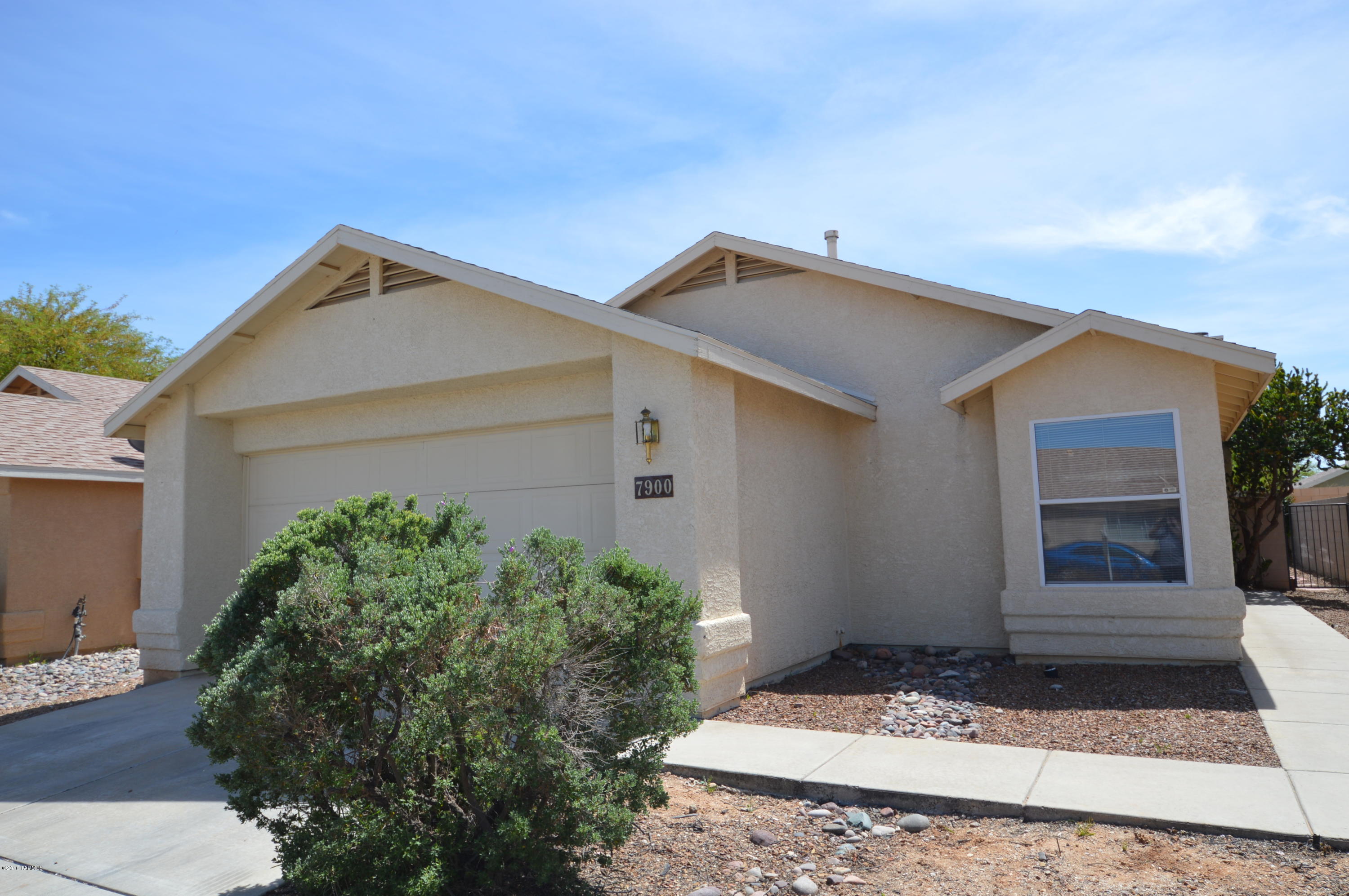 Come see this wonderful home! Two large bedrooms with den! Comfortably air-conditioned! Open and airy floorplan makes it live much larger than it is.  Desirable Rita Ranch location! Features walled back yard for privacy, 2 car garage, cozy fireplace and low care landscaping! Don't miss out on this one! CALL TODAY!