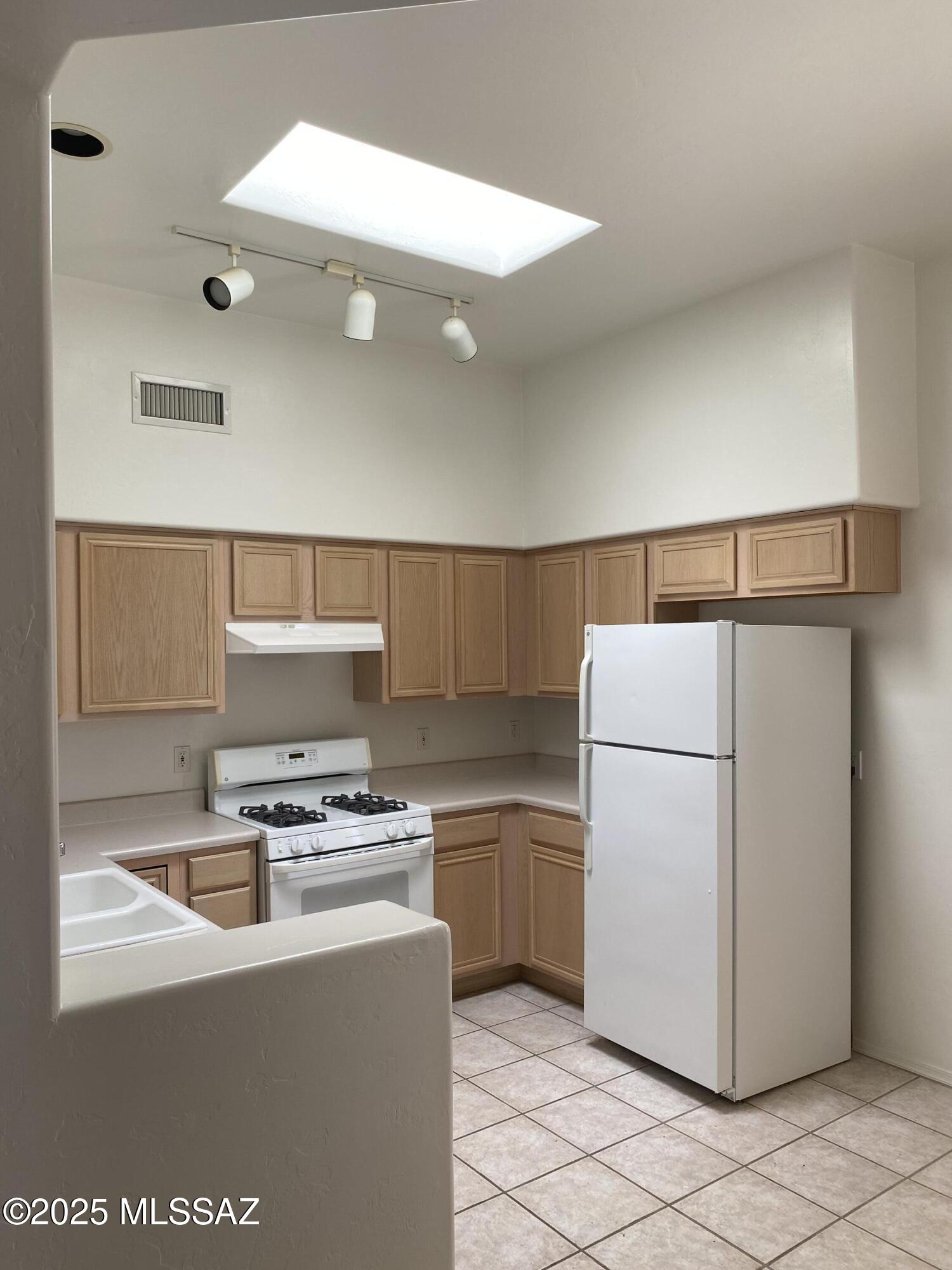 Rancho Esperero (1-343) - Residential