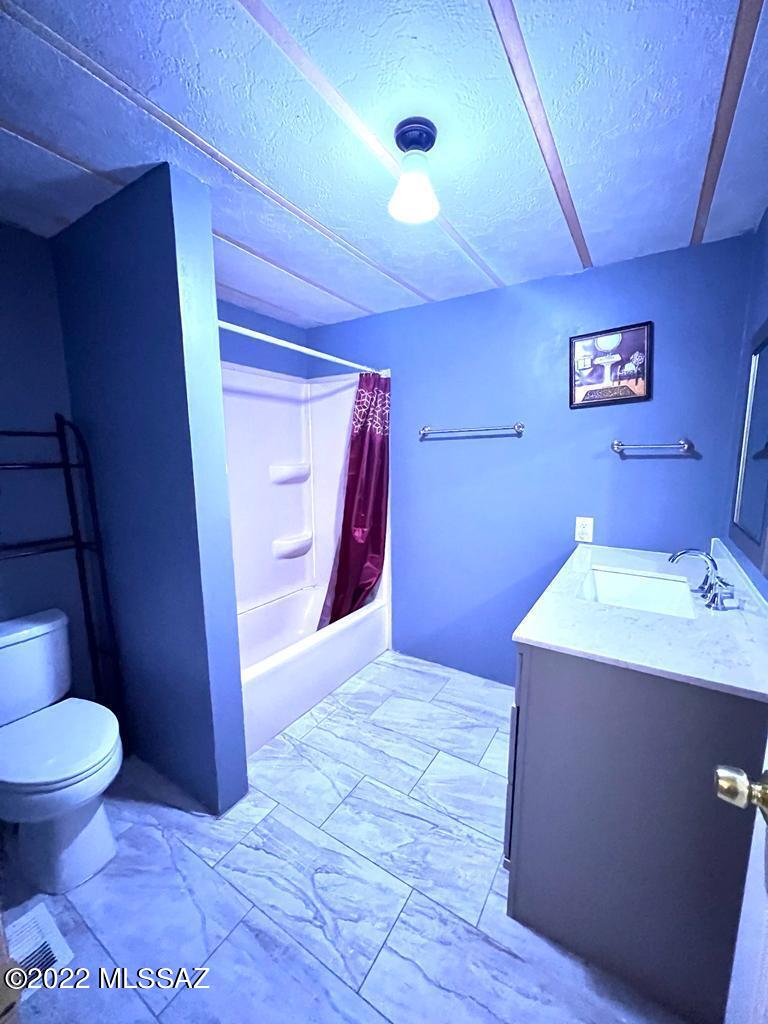 Los Ranchitos Number 8 - Residential