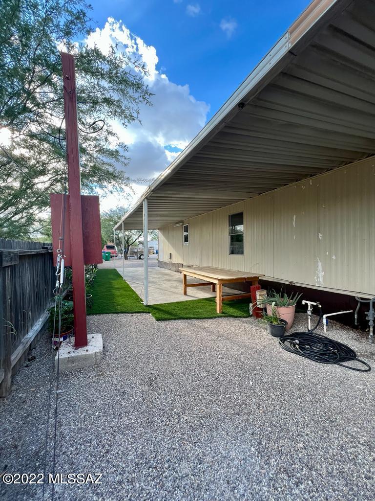 Los Ranchitos Number 8 - Residential