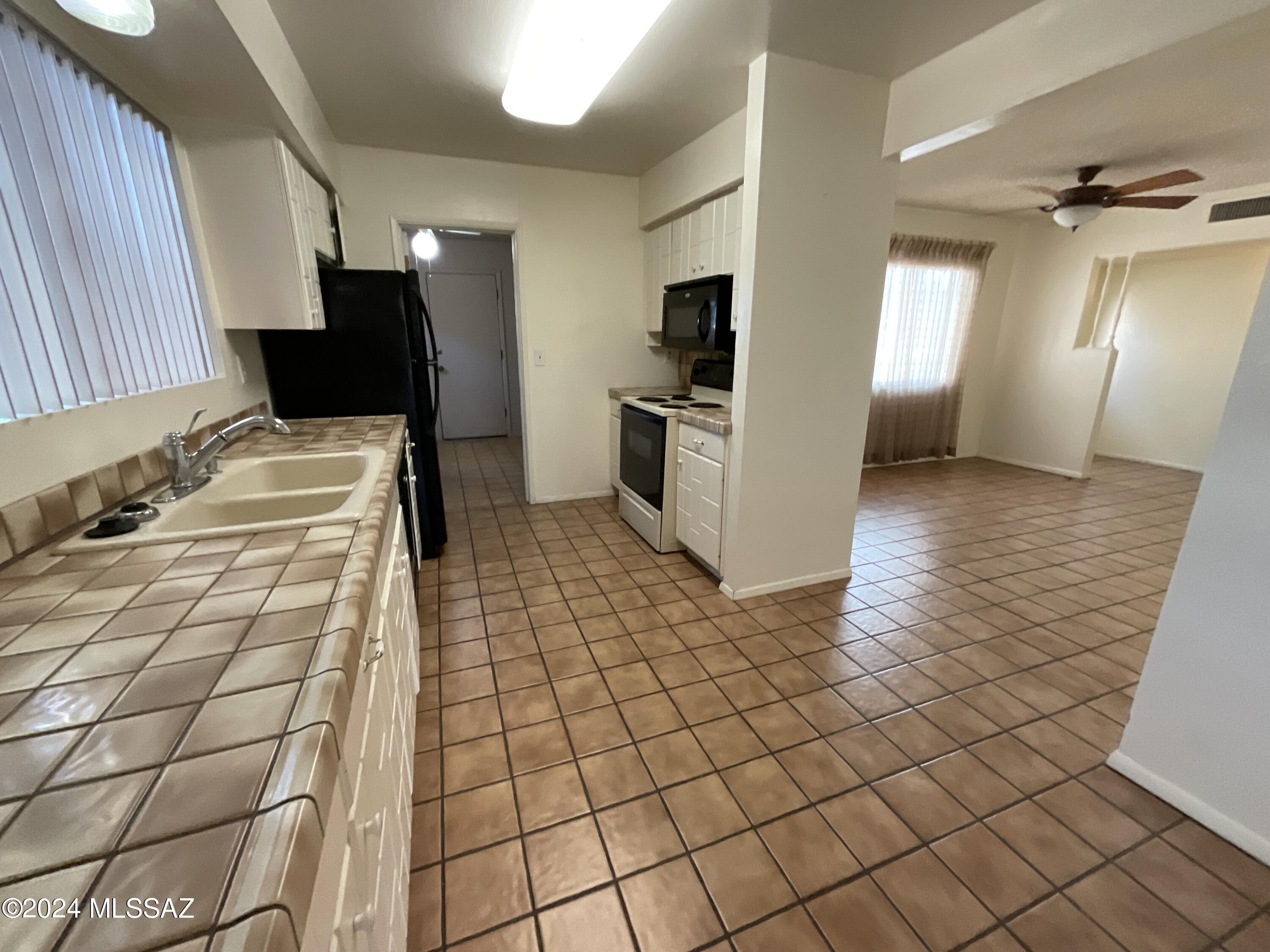 Rolling Hills NO. 3 - Residential Lease