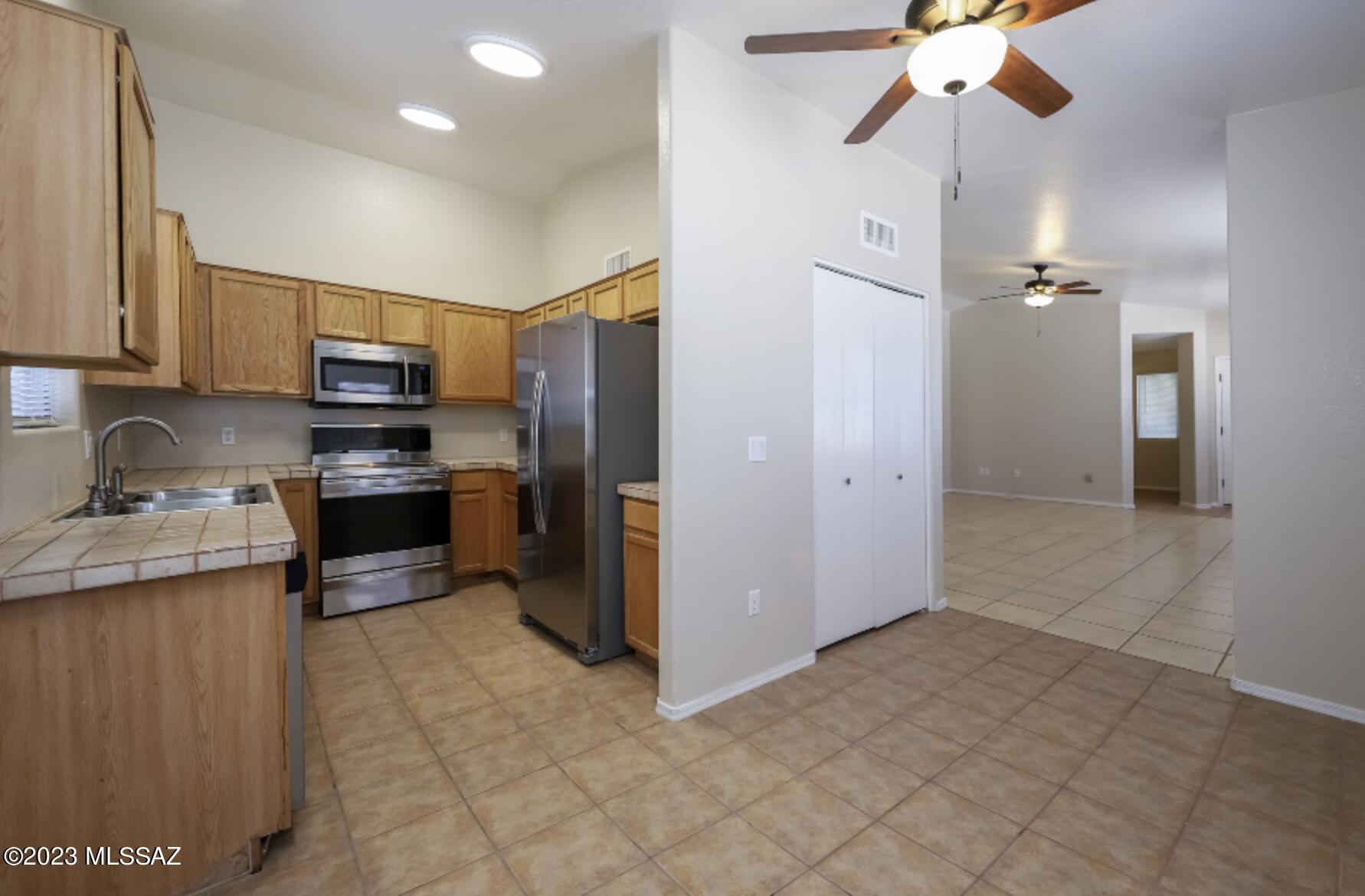 Mountain Manor View - Residential Lease