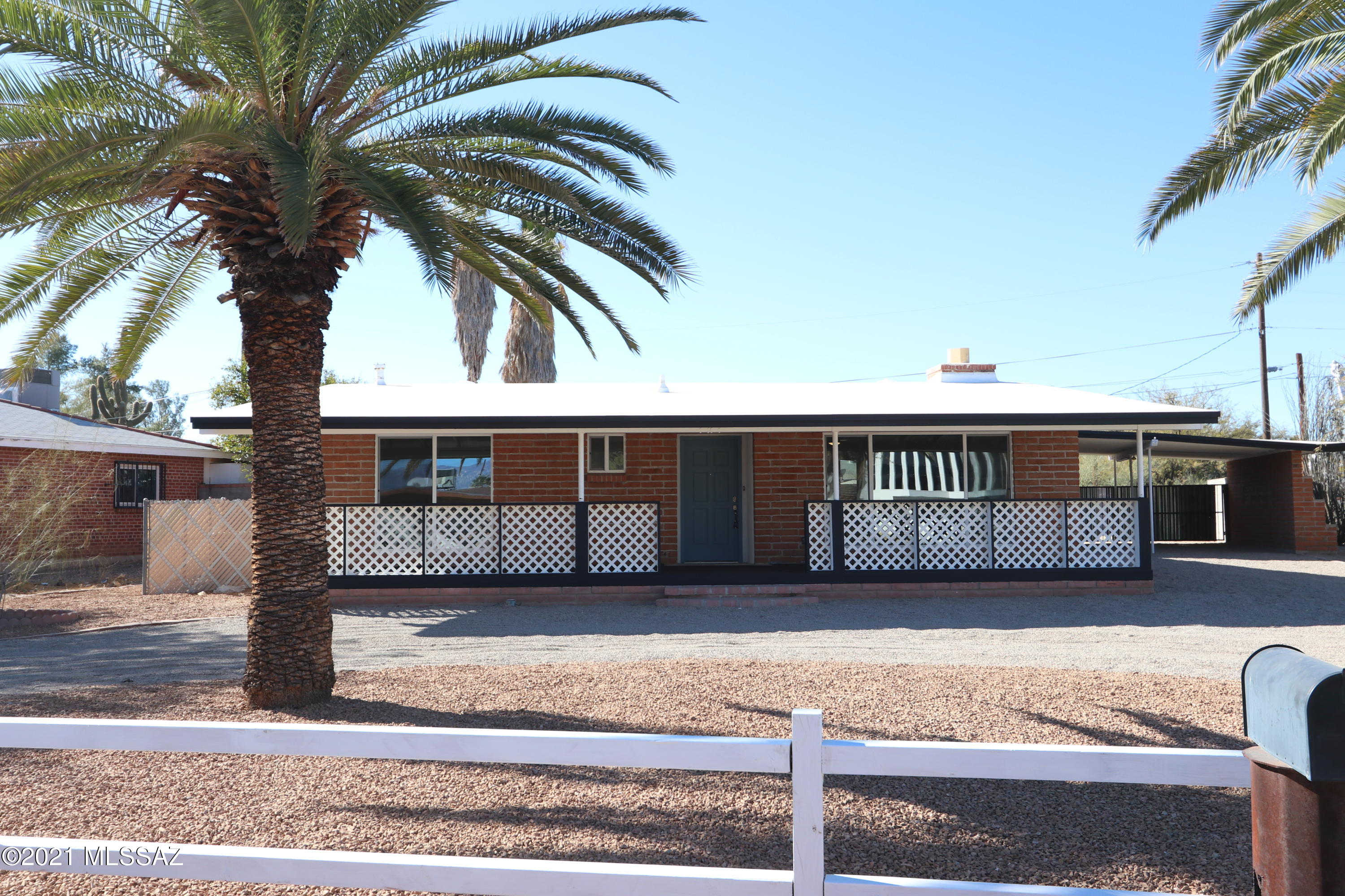 Seller will counter or accept offers between $300,000 and $315,000. Showcasing sleek and fresh contemporary style!