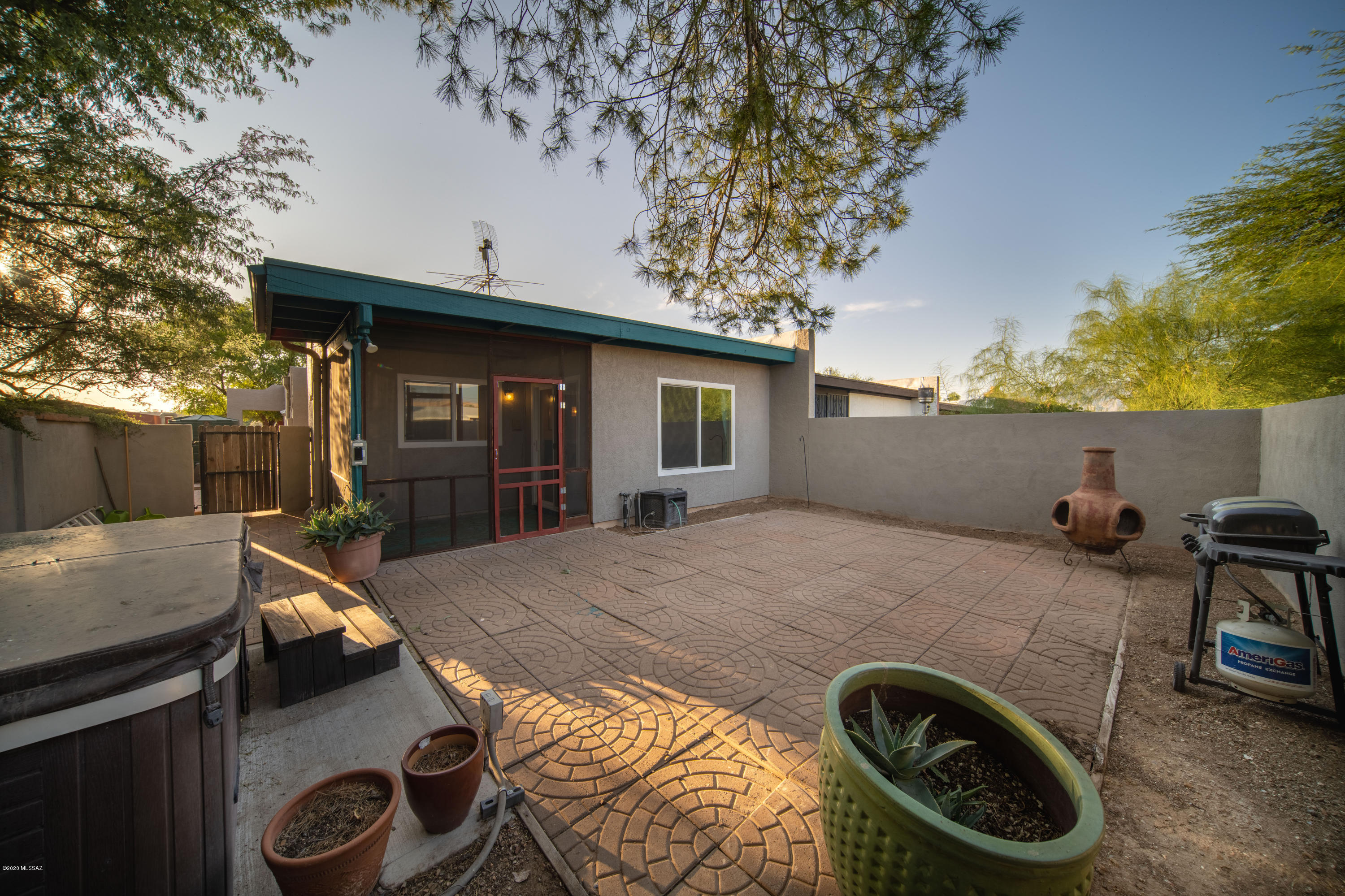 Cloverleaf Townhouses (1-63) - Residential