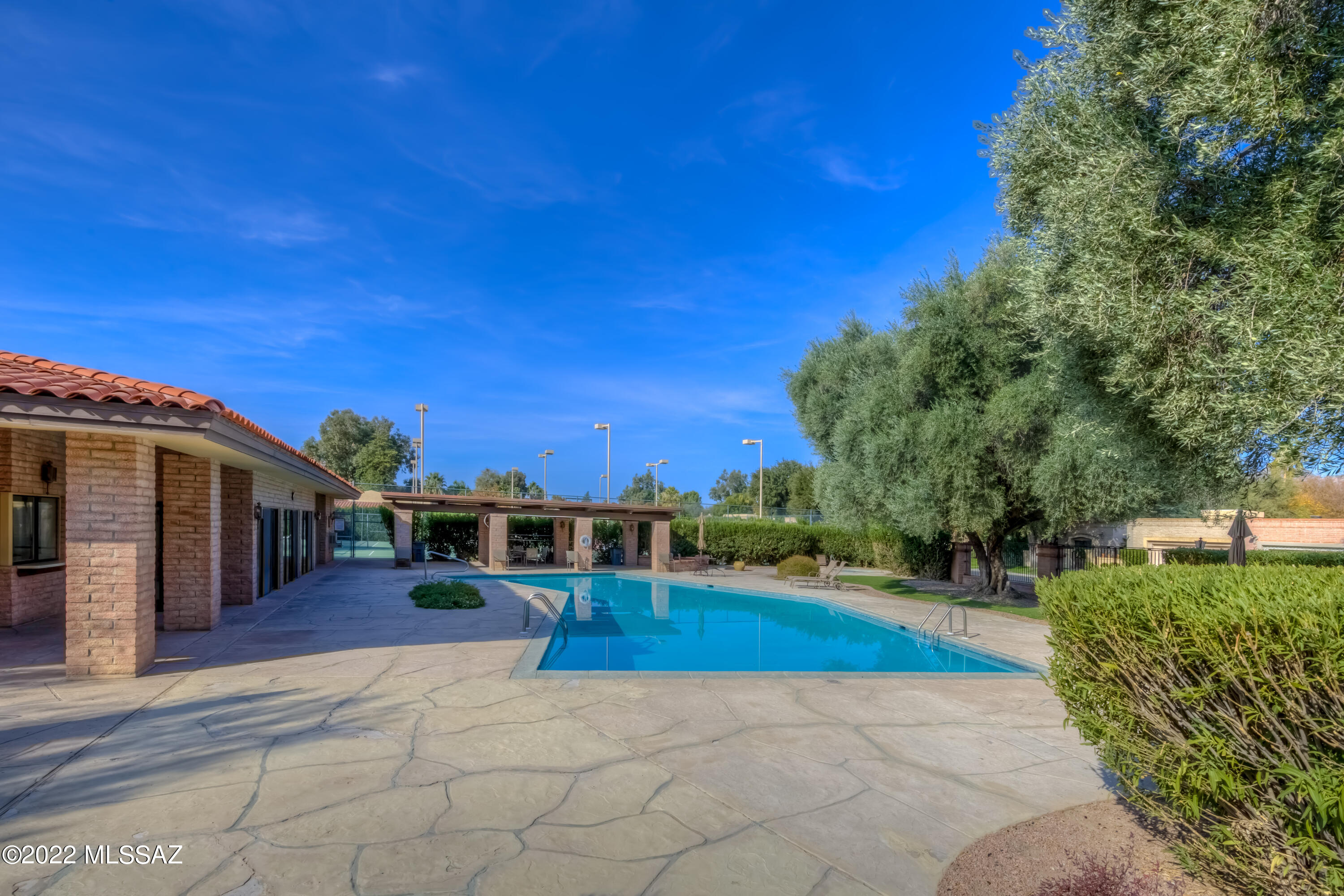 Riverbend - Sabino Canyon Road  (1-97) - Residential