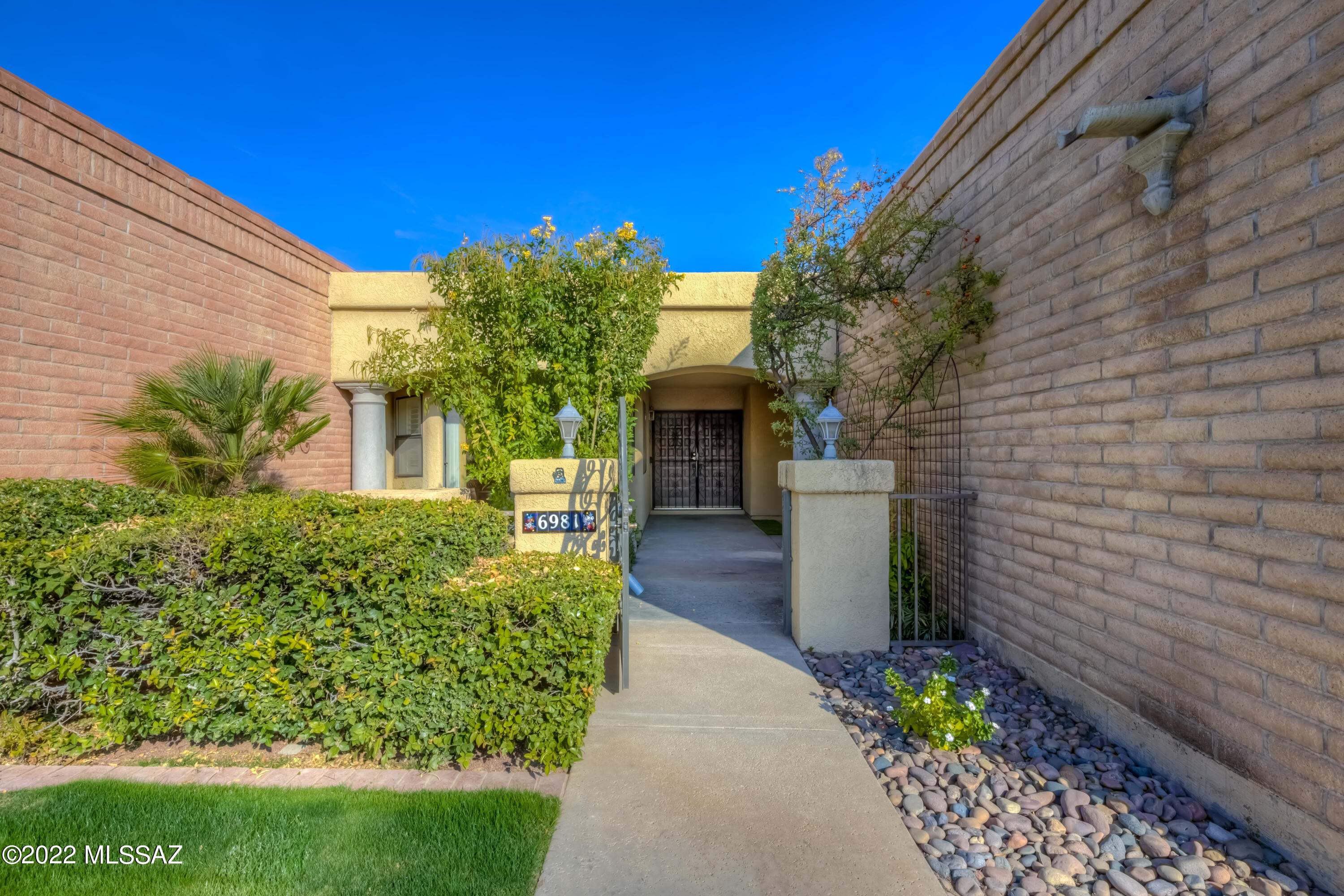 Riverbend - Sabino Canyon Road  (1-97) - Residential