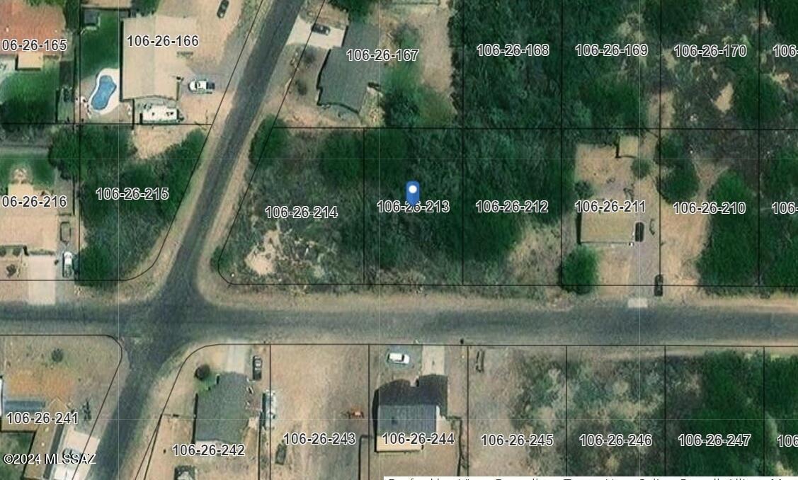 Beautiful area - stunning views of Mt Graham-  Come take a look at this fantastic property!!