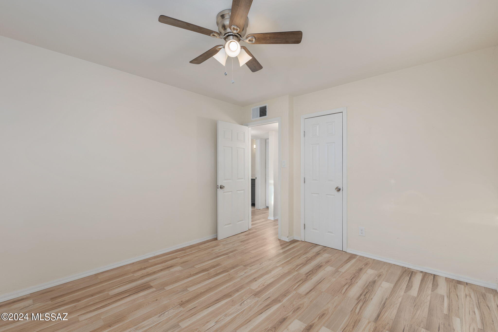 Mission Manor NO. 7 - Residential