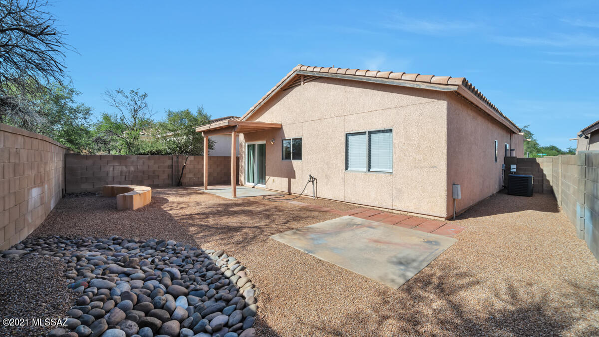 Riverside Crossing (1-133) - Residential Lease