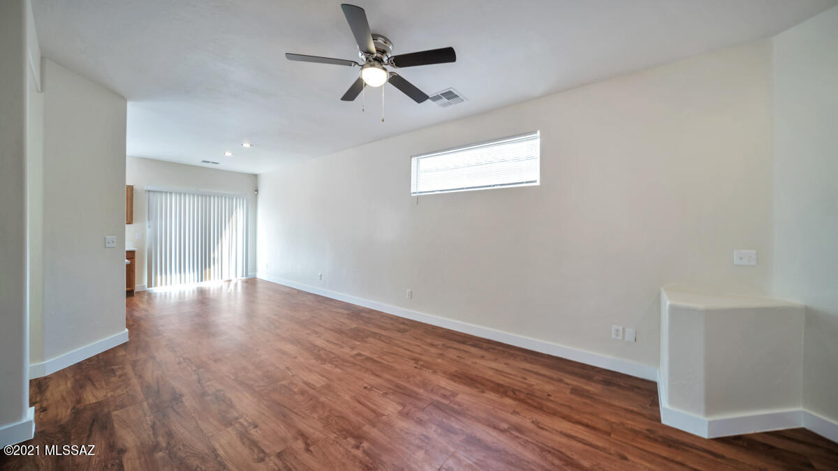 Riverside Crossing (1-133) - Residential Lease