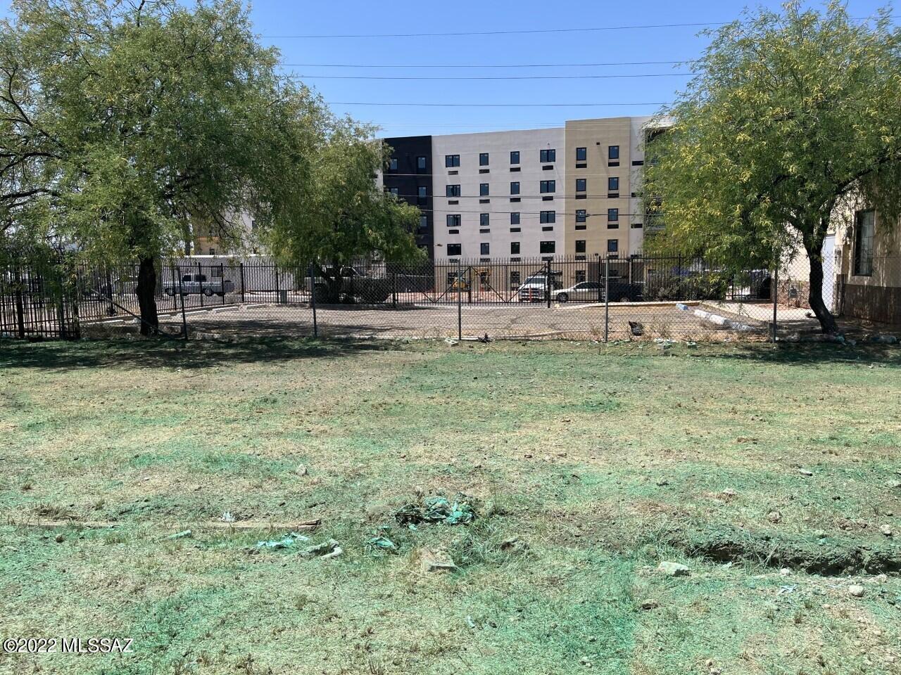 Bronx Park Addition - Land