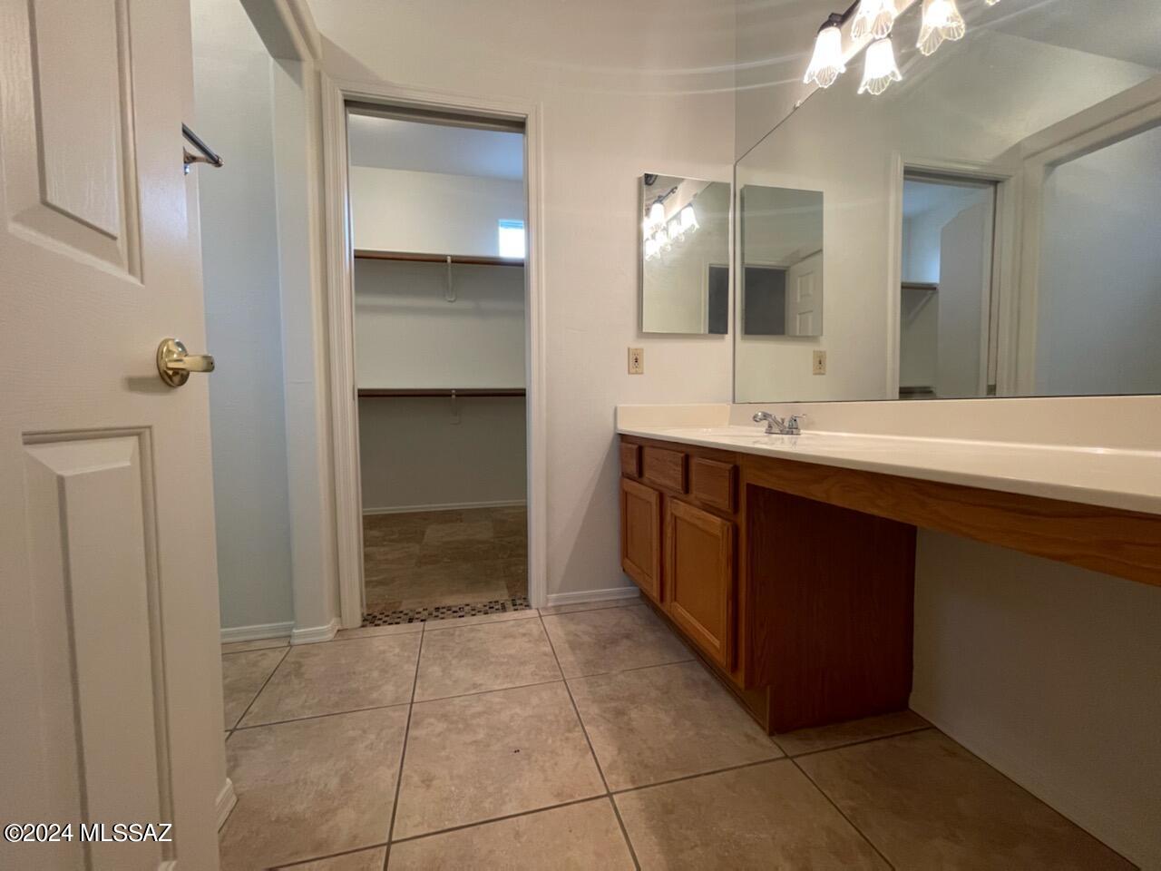 Roadhaven Resort Inc. - Residential Lease