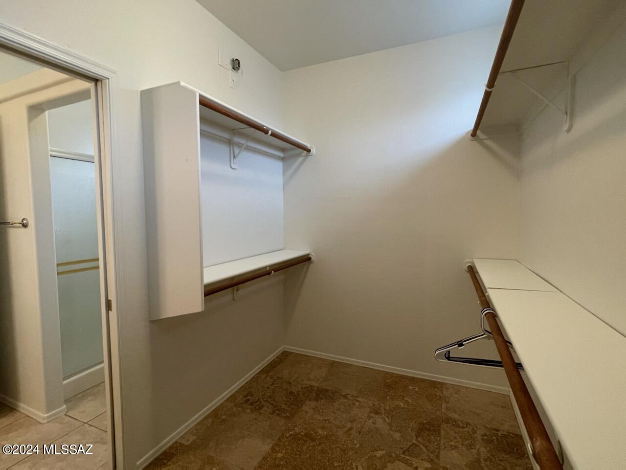 Roadhaven Resort Inc. - Residential Lease