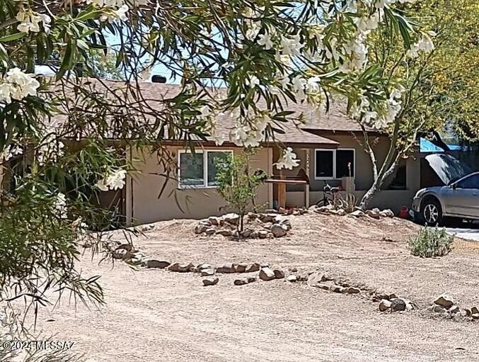 This home in Sunnyside Acres is a wonderful opportunity for improving a home within a fantastic community. Property being sold As Is.