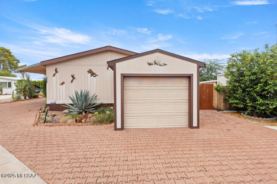 Tucson Estates (193-402) - Residential