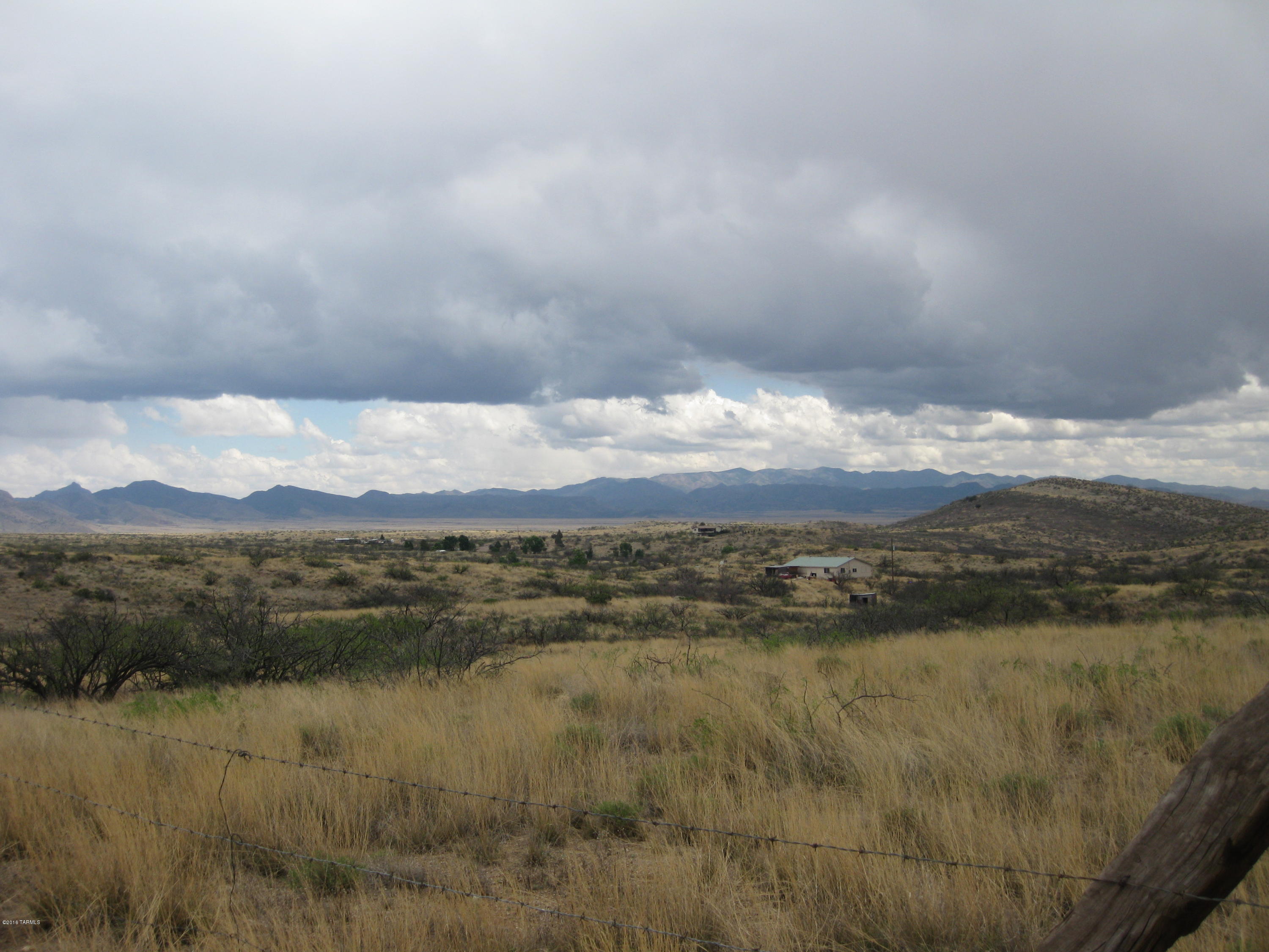 HILLSIDE BUILDING SITES-39.56 acres on Hwy to Chiricahua National Monument--Dramatic views of Dos Cabezas Mountains--paved HWY 186 Frontage--Electric--Private yet convenient location--15 minutes southeast of Willcox. Property can be accessed from Hwy 186 or East Stagecoach Road. Terms