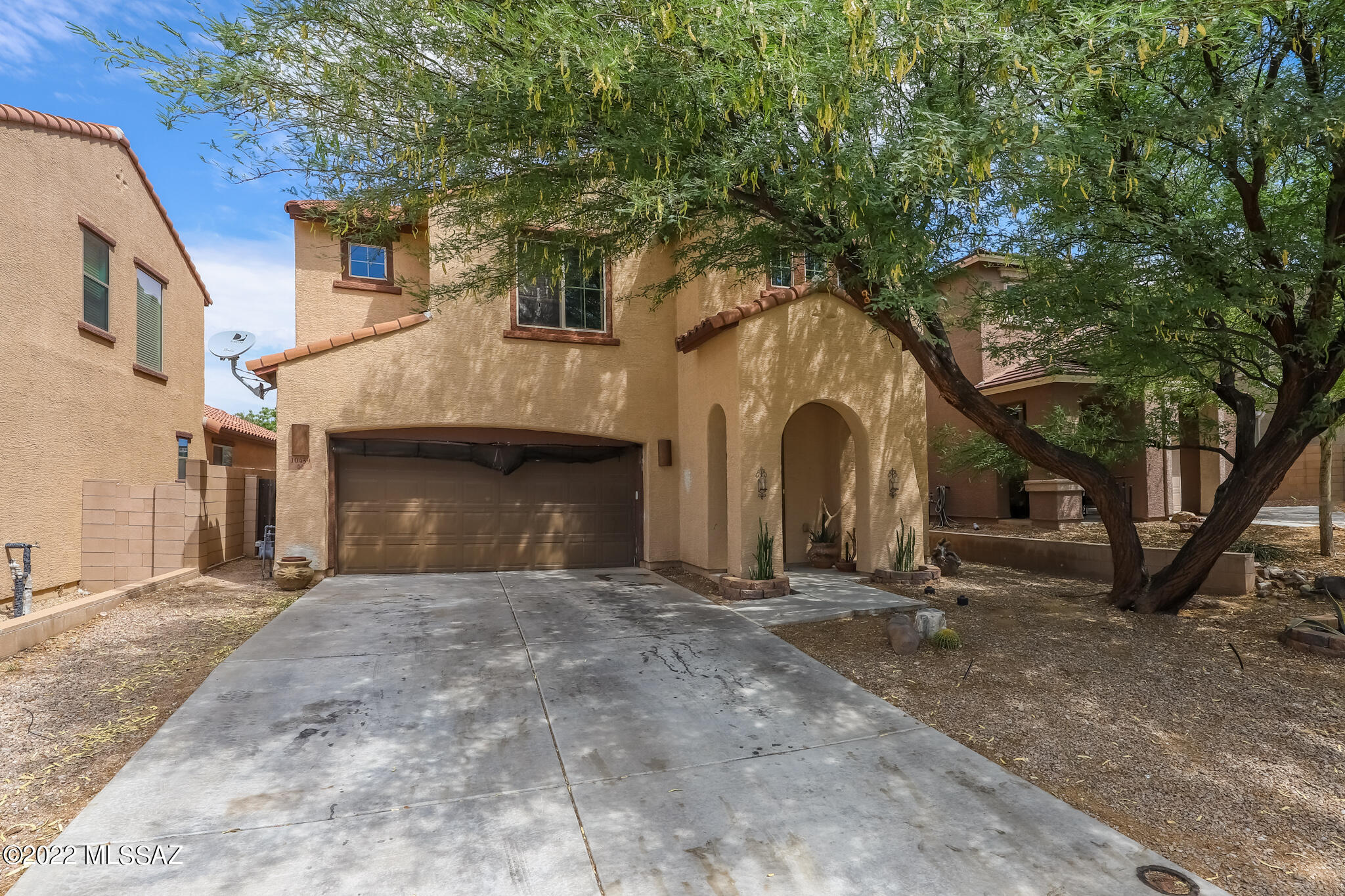 Gorgeous home with tons of upgrades! Large Formal Dining area, open living area, great for entertaining! Upgraded Kitchen! Granite Counter tops, brand new soft close cabinets in Kitchen 2 Ovens. New vanities, Sinks and lighting fixtures in all full bathrooms.Surround Sound all pre-wired, Canned Lighting. Great Floor plan with Mother-in-Law Suite (separate bedroom and full bathroom on main level). Backyard is very low maintenance with great views and Waterfall! Reserve behind home. All new paint throughout home! New Flooring upstairs! Master Bedroom is Large with Large Garden tub and walk -in closet. New upgraded hall Bathroom upstairs with brand new Tub/Shower with stunning tile work! Loft upstairs for extra living space also pre-wired for surround sound! 

This home a must see