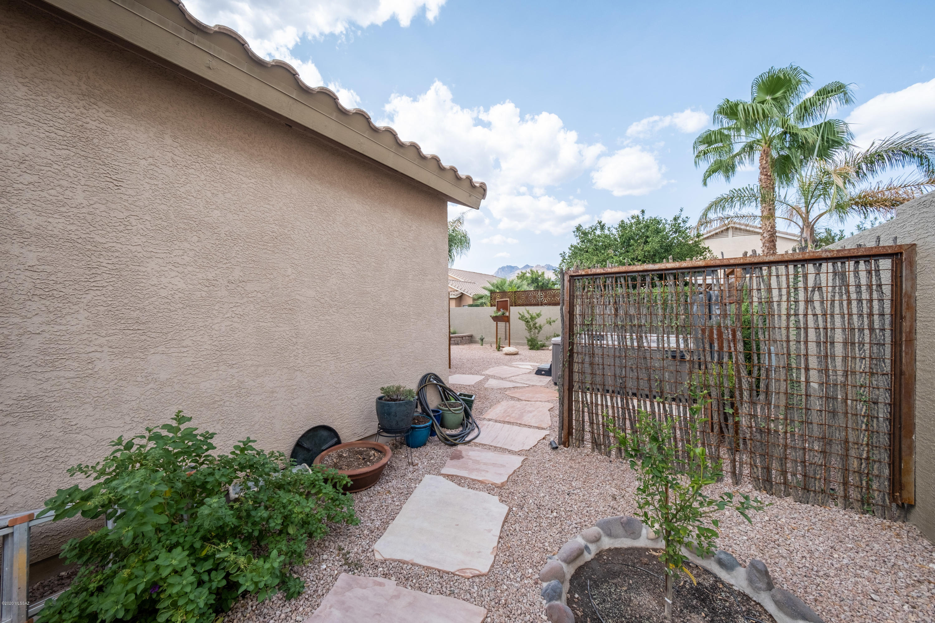 Shadows @ Sabino (1-103) - Residential
