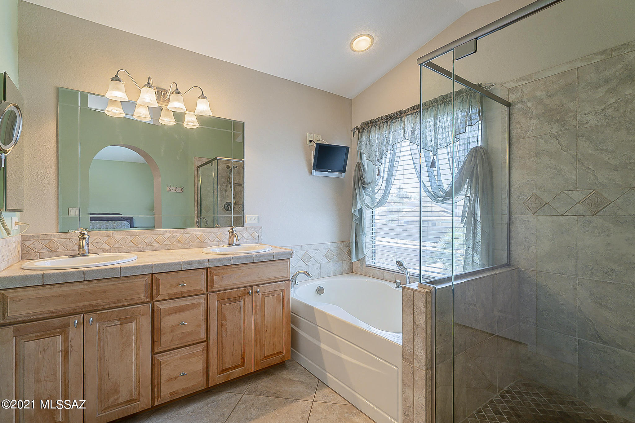 Linda Vista Terrace(1-102) - Residential
